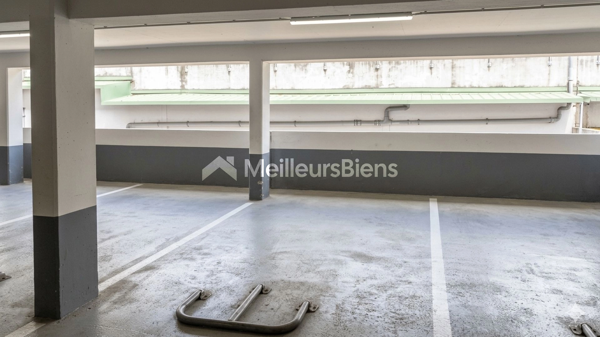 Place de parking couverte - Marina Baie des Anges (Le Baronnet) - Emplacement n°1
