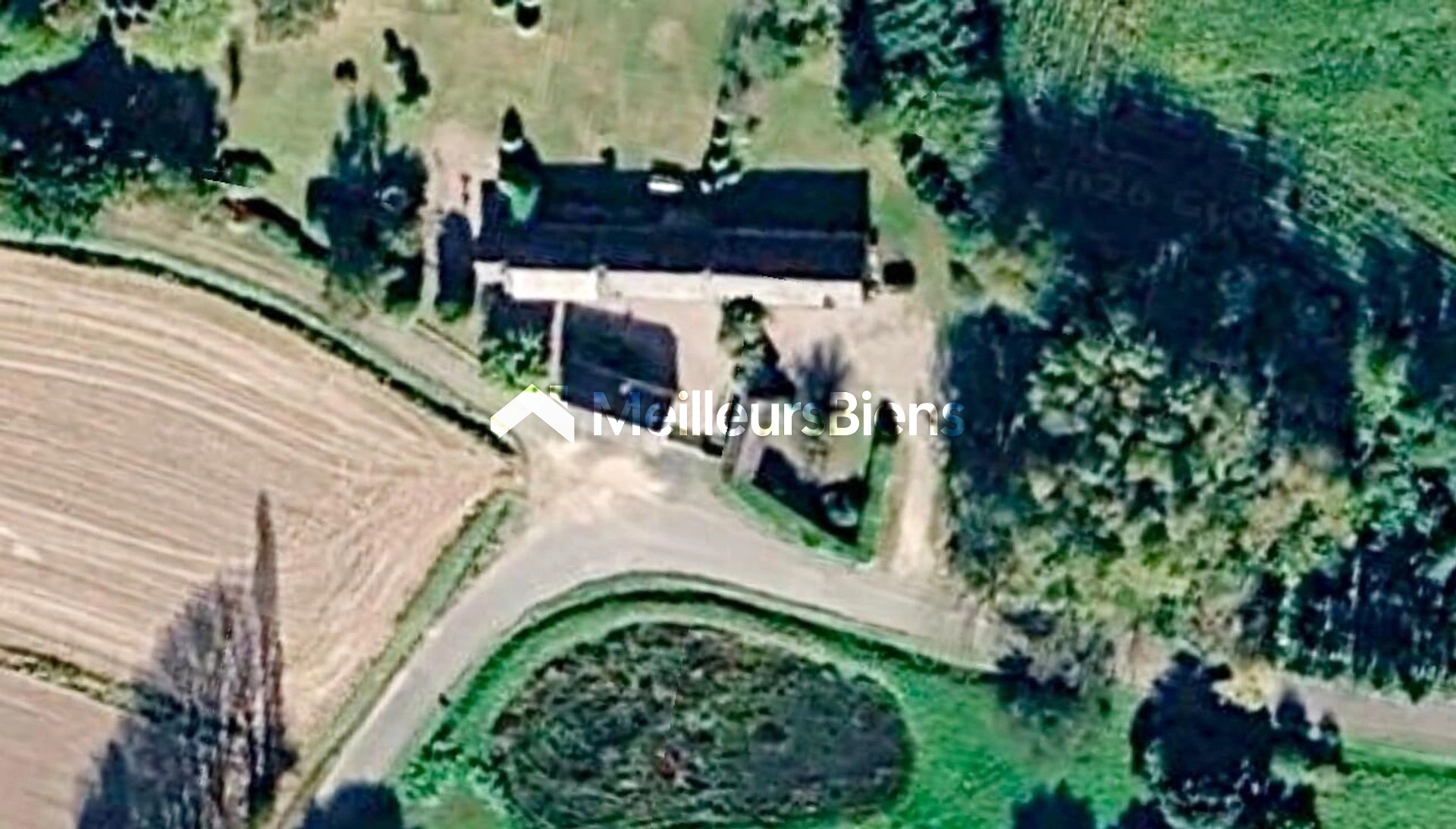 Ancien corps de ferme et dépendances sur + de 2200 m2 de terrain