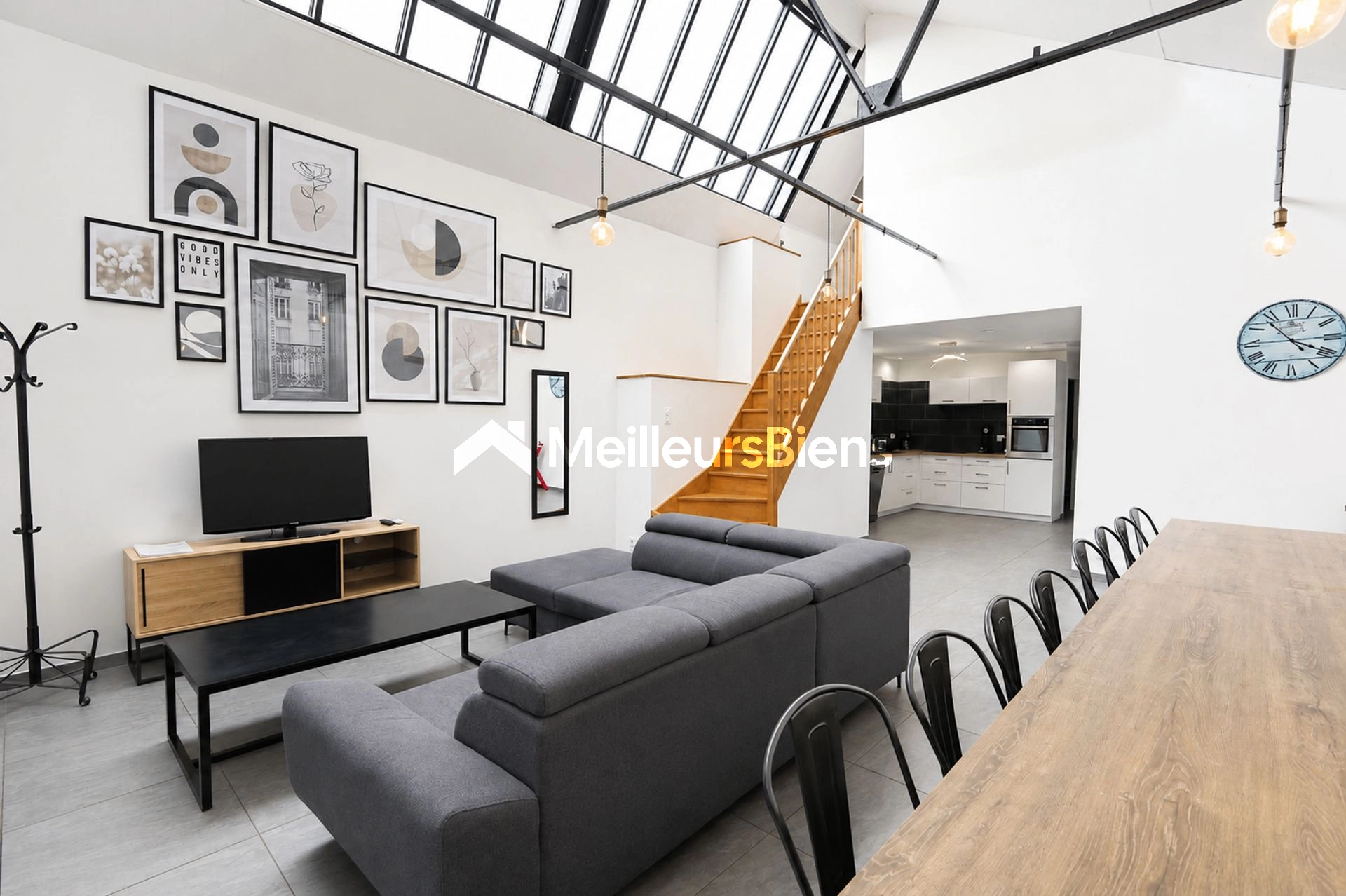 Bien à rentabilité 10 pièces  268m2 avec piscine intérieure sur Le May-sur-Èvre