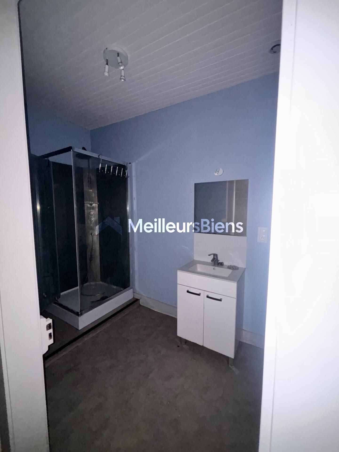 Appartement 132m2 , Bon état  , Bâtiment MARNAY CENTRE / OPPORTUNITE