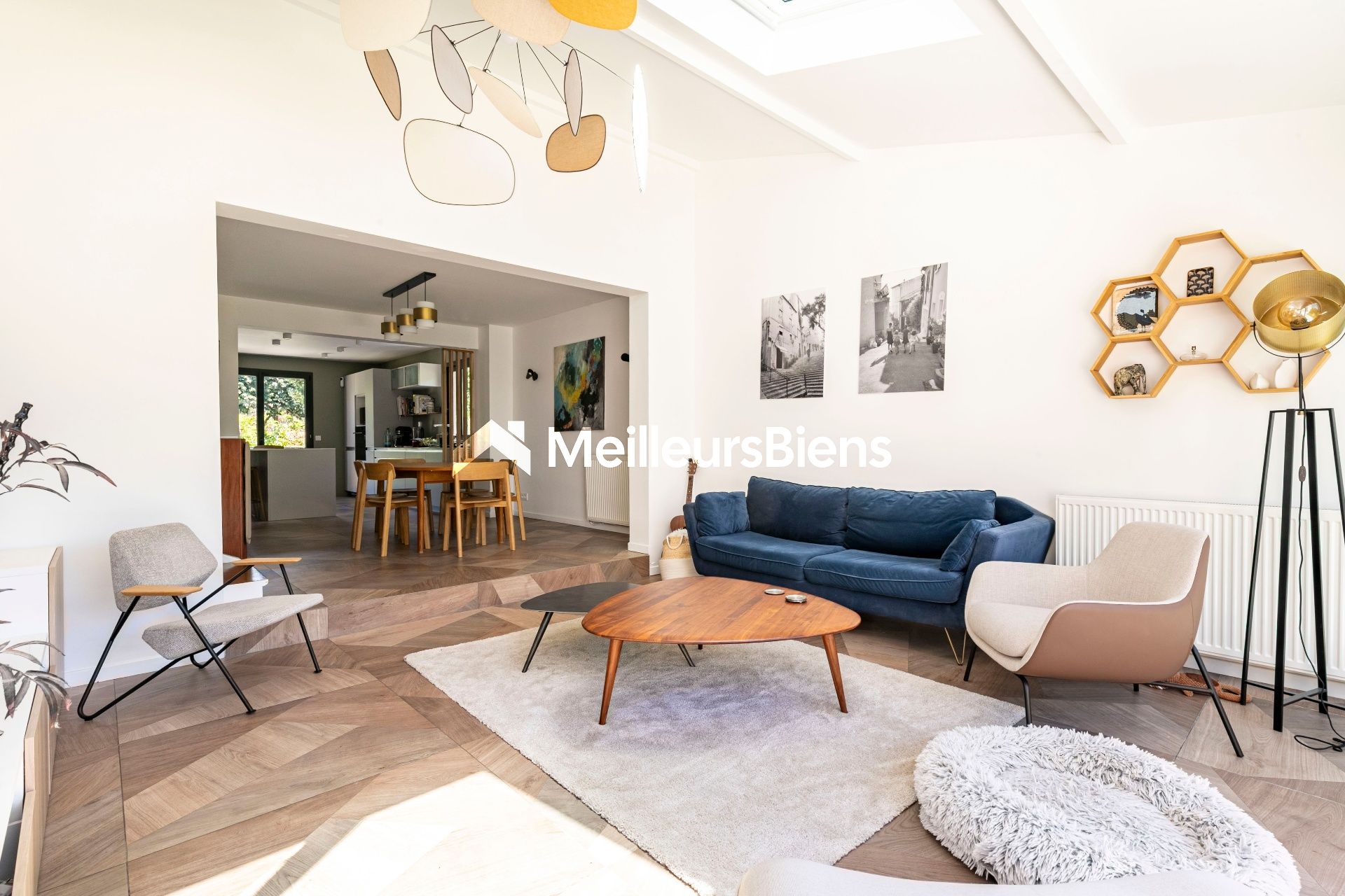 RUEIL-MALMAISON - QUARTIER BUZENVAL - MAISON  7 PIECES - 5 CHAMBRES - 140 M² - 5 CHAMBRES - TERRAIN 502 M² - SOUS SOL TOTAL 60 M² ENVIRON - 2 GARAGES - 1 PARKING -