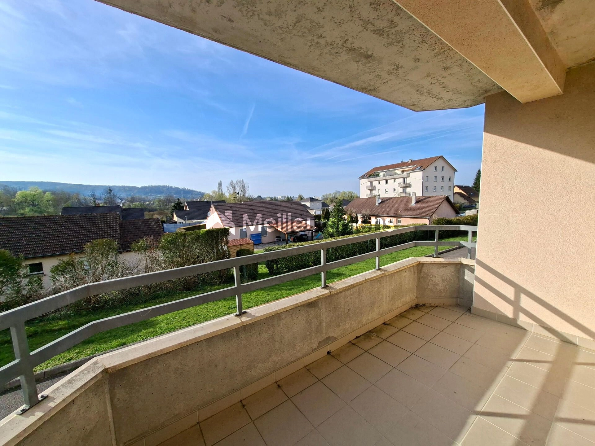 Appartement avec terrasse et garage