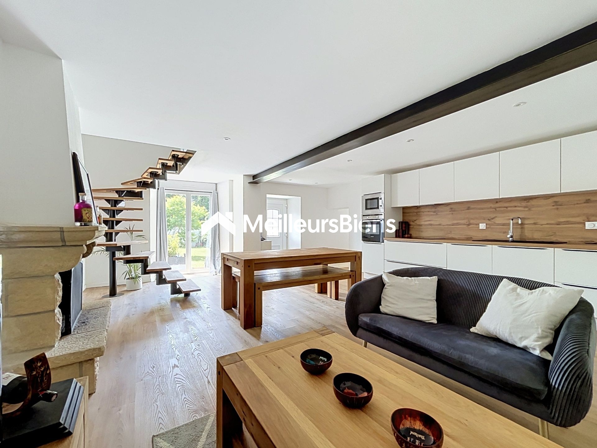 Maison mitoyenne sans vis-à-vis d environ 120 m2– 4 chambres – Aucun travaux à prévoir