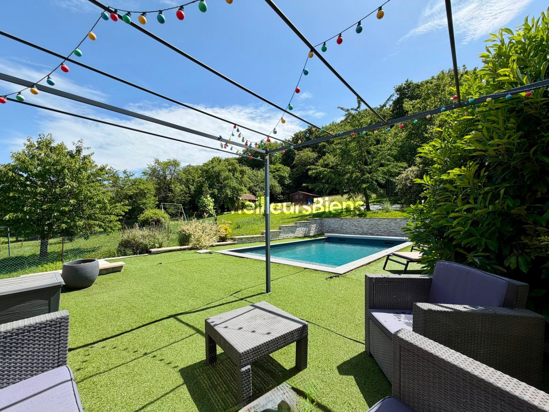 Magnifique maison de 187 m2 - 4 chambres - piscine à Cravanche en limite de BELFORT