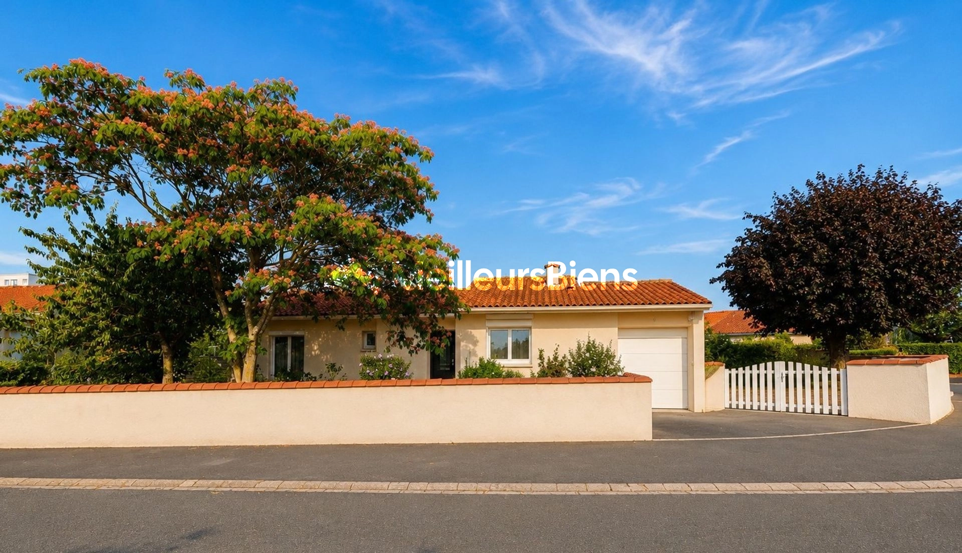 Maison familiale 101 m² avec 3 chambres et jardin arboré de 688 m² – Cholet
