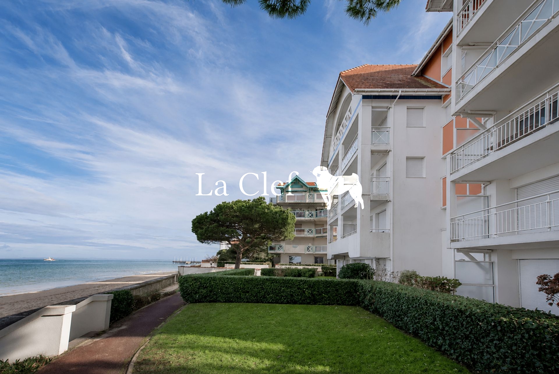 Arcachon - Ville de Printemps APPARTEMENT 2 CHAMBRES PARCKING VUE BASSIN