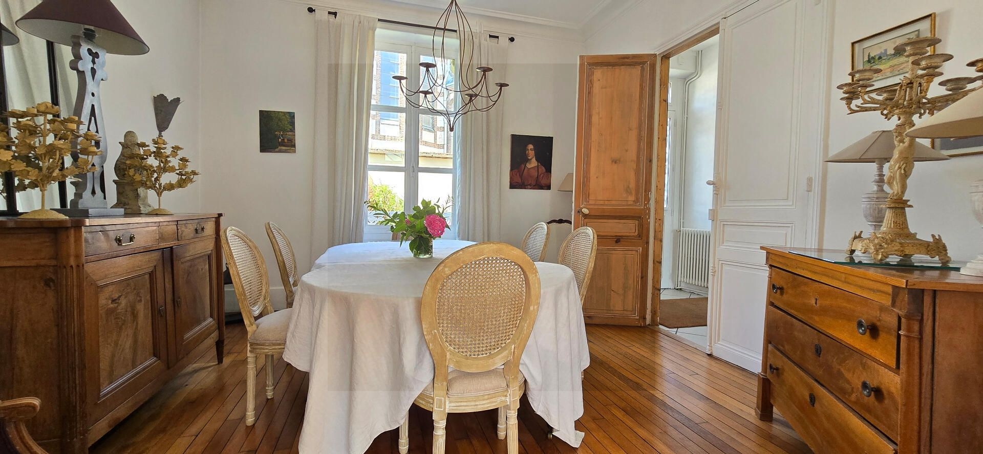 Magnifique maison bourgeoise d'environ 230m² plein coeur de CHARTRES