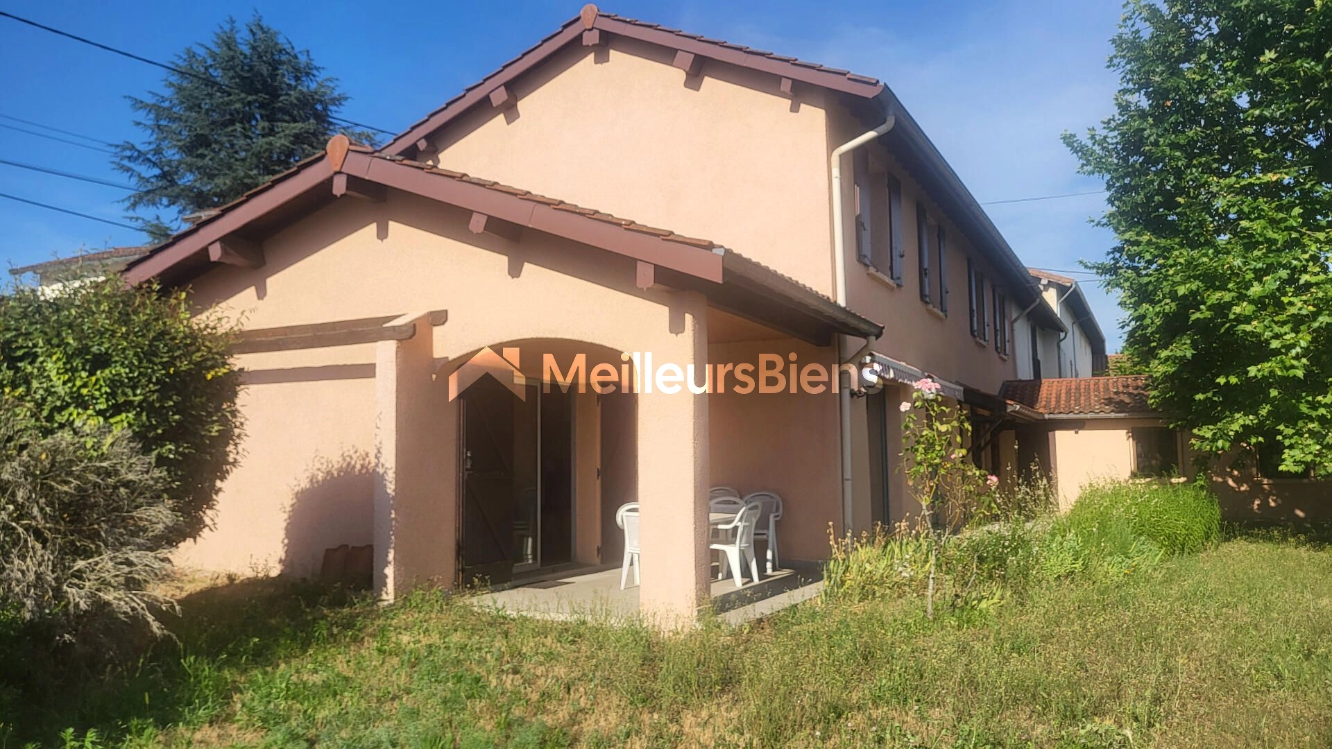 Maison familiale de 178m² plus garage sur 749m², à REYRIEUX