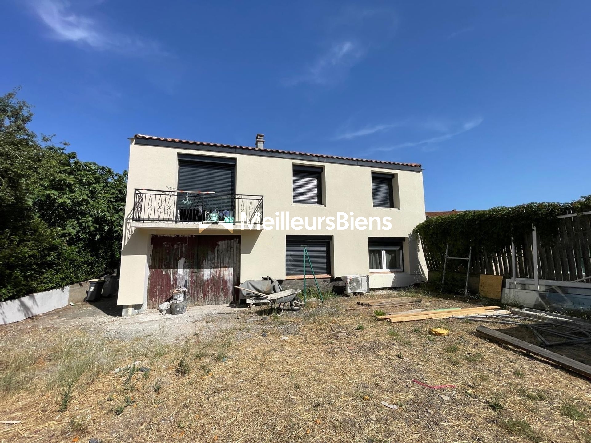 Maison entièrement rénovée de 114m2 - 2 appartements (1 PMR) avec garage - jardin