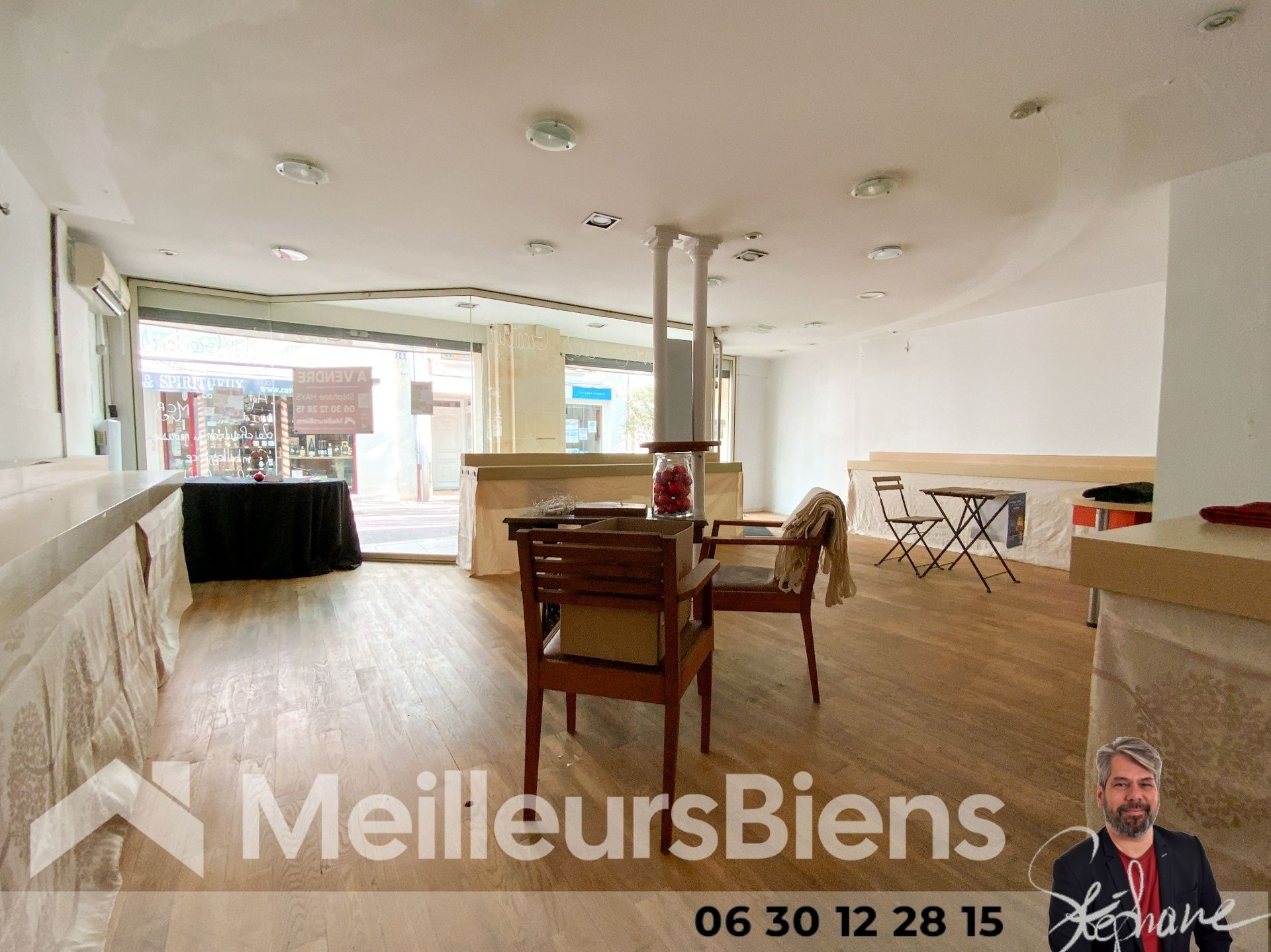 Immeuble habitation et commerce avec jardin rue piétonne Jonzac