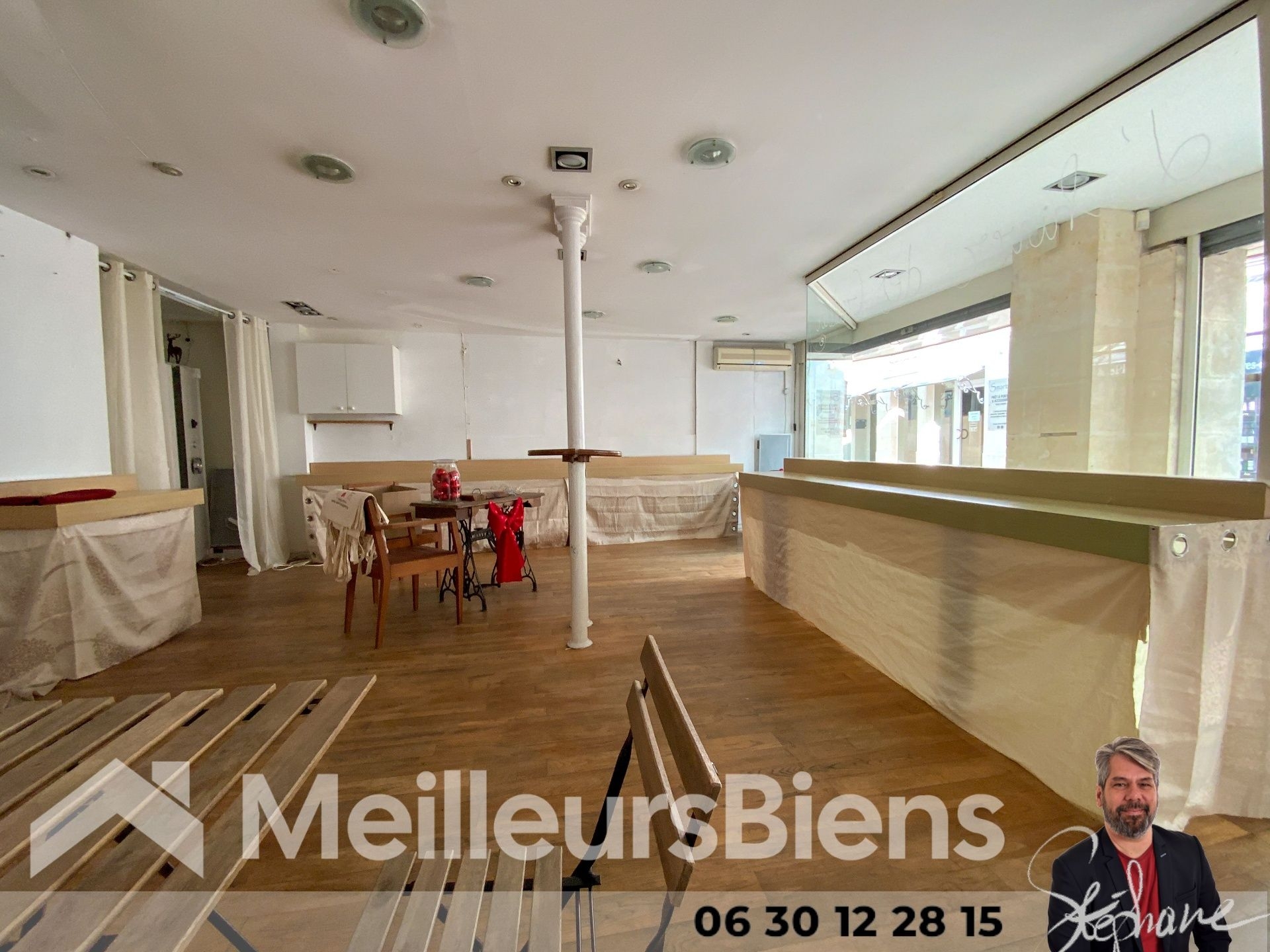 Immeuble habitation et commerce avec jardin rue piétonne Jonzac