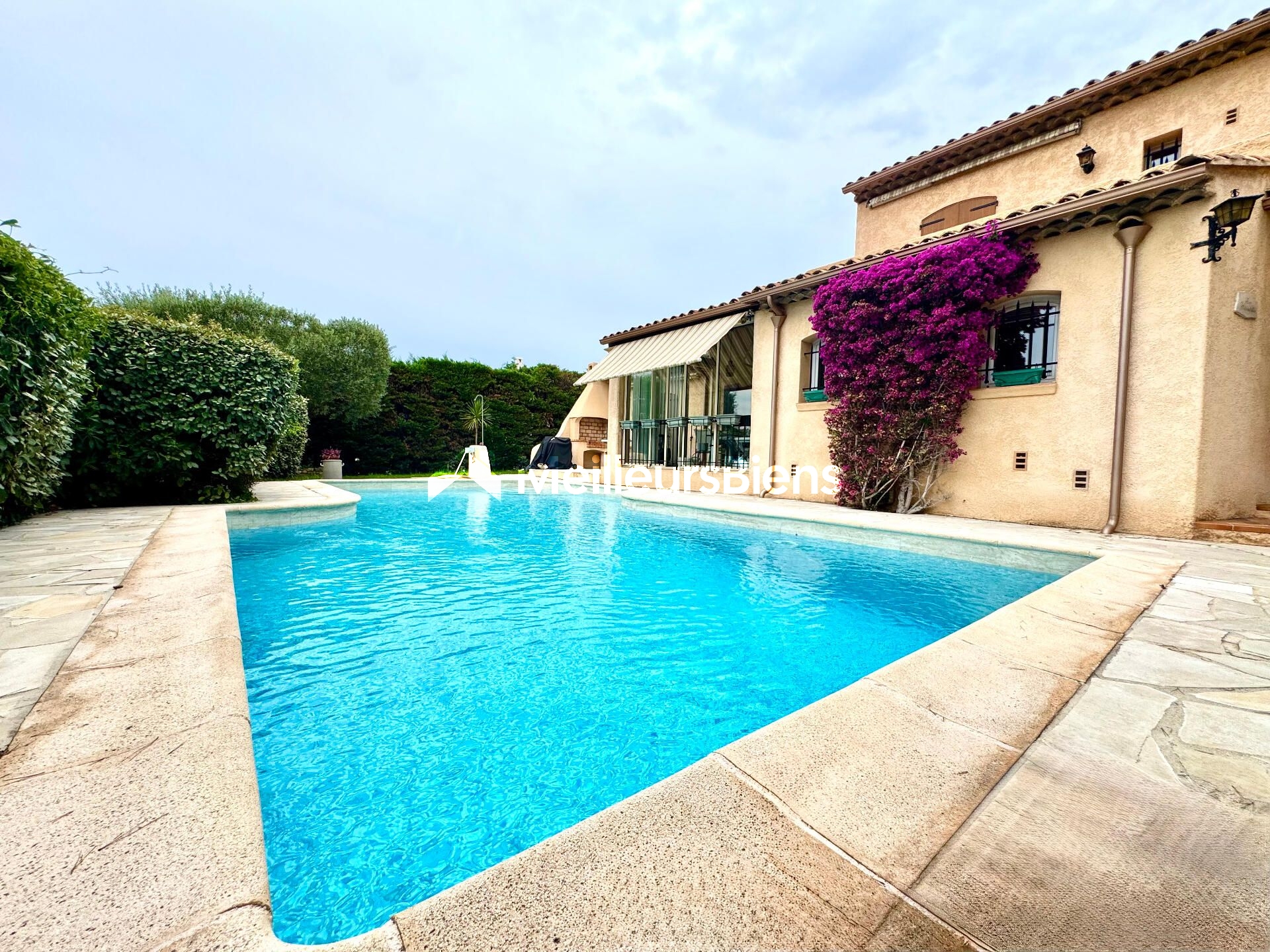 Fréjus Valescure - Villa individuelle quartier résidentiel recherché Sud garage aménageable