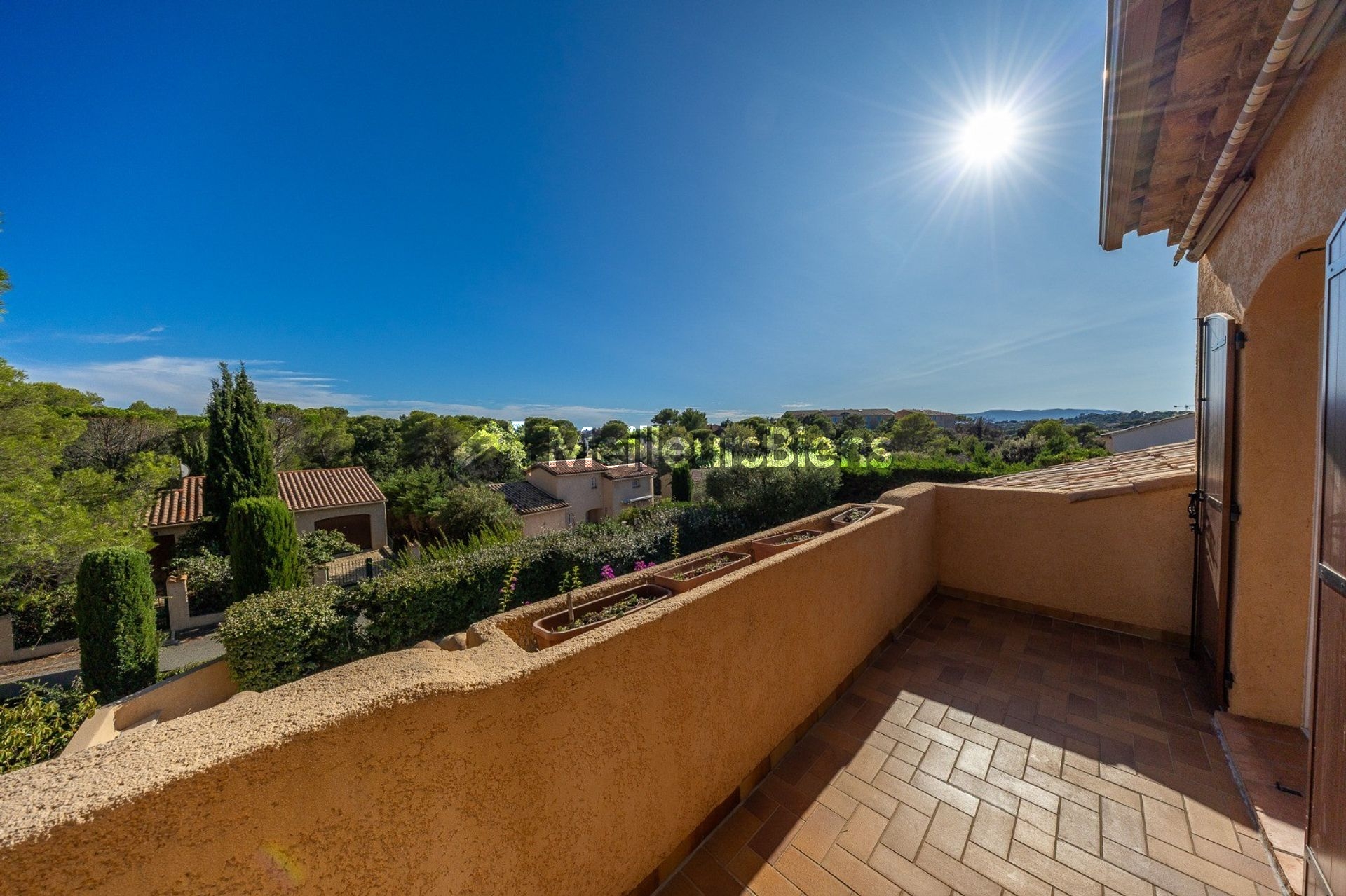 Fréjus Valescure - Villa individuelle quartier résidentiel recherché Sud garage aménageable