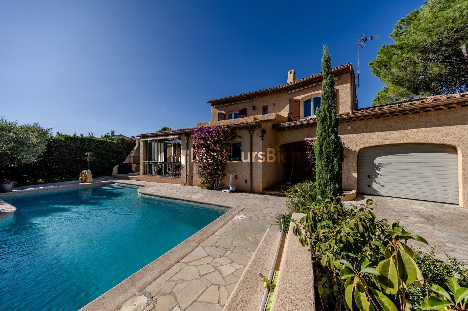 Fréjus Valescure - Villa individuelle quartier résidentiel recherché Sud garage aménageable