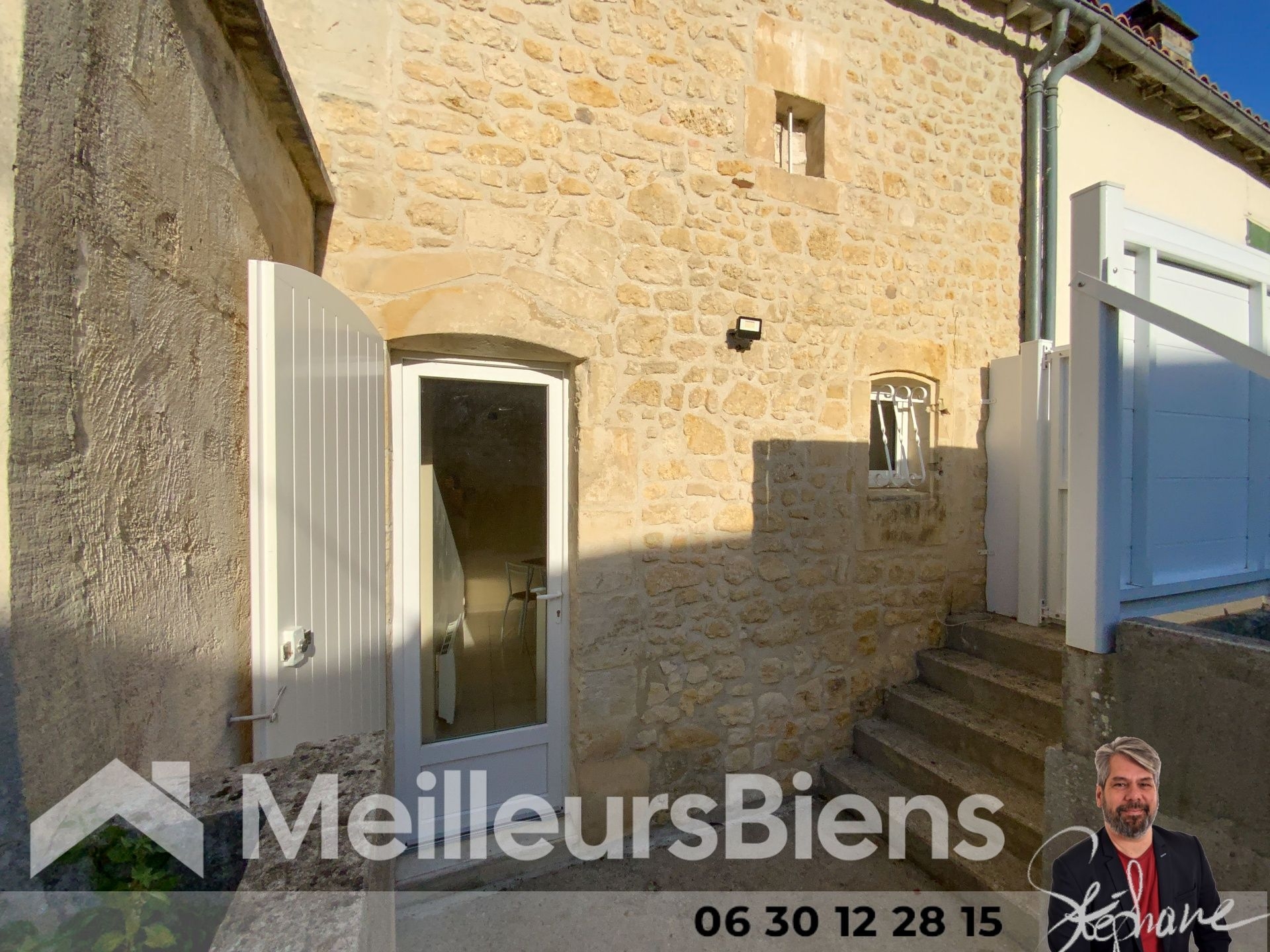 Jonzac centre maison 40 m² 1 chambre avec garage et jardin arrière