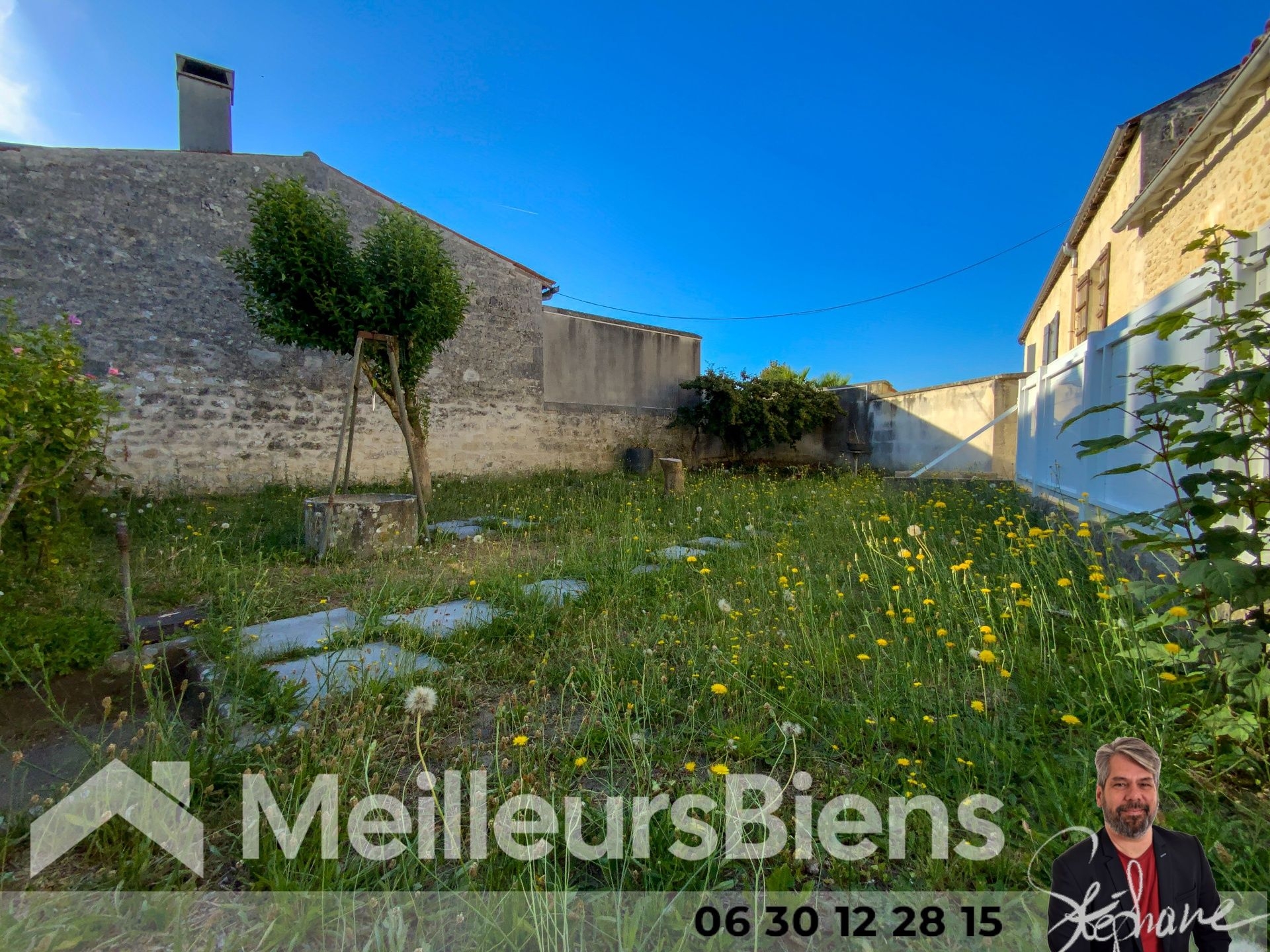 Jonzac centre maison 40 m² 1 chambre avec garage et jardin arrière
