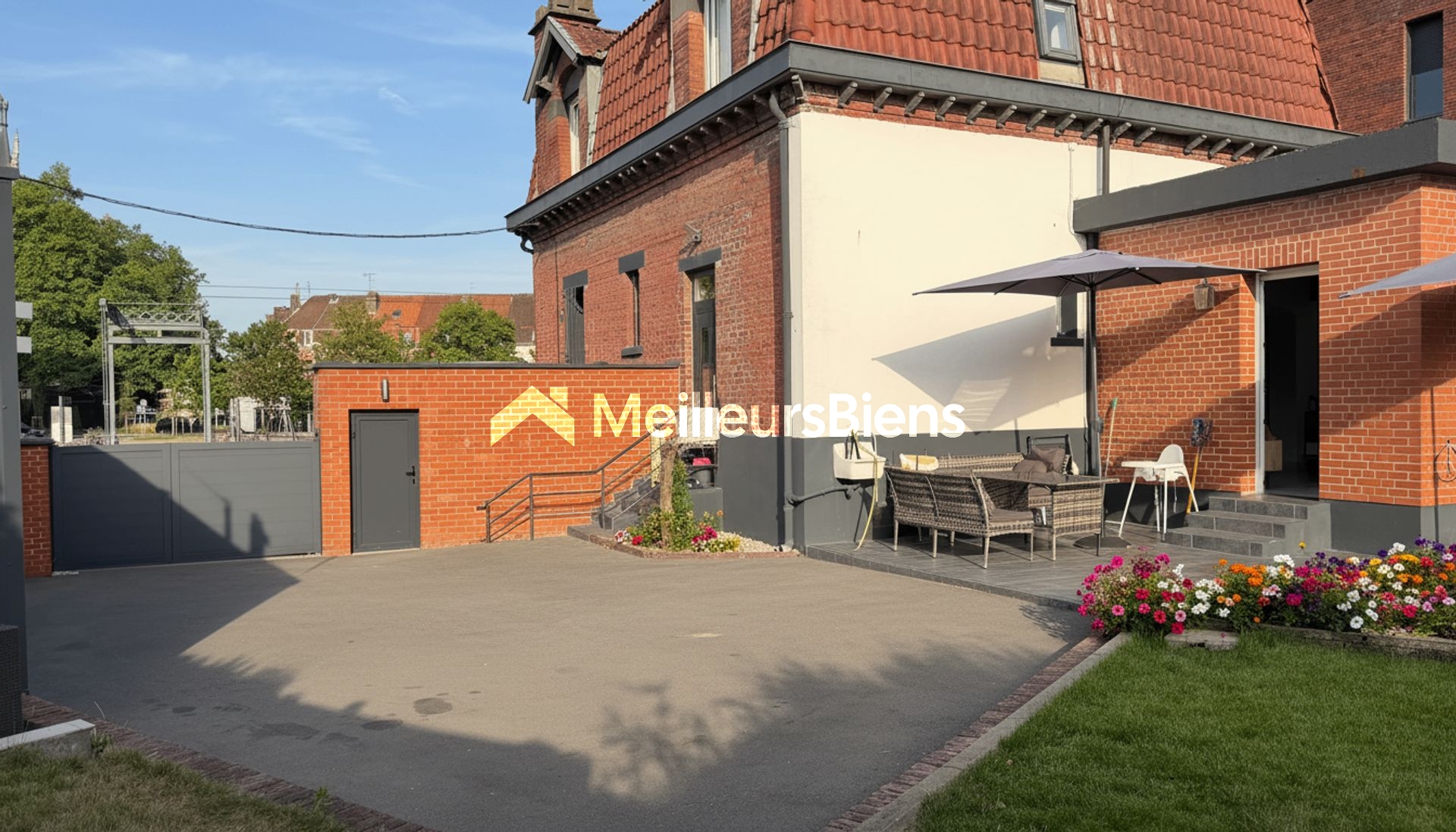 Maison individuelle de caractère avec dépendance indépendante, garage et 4 stationnements