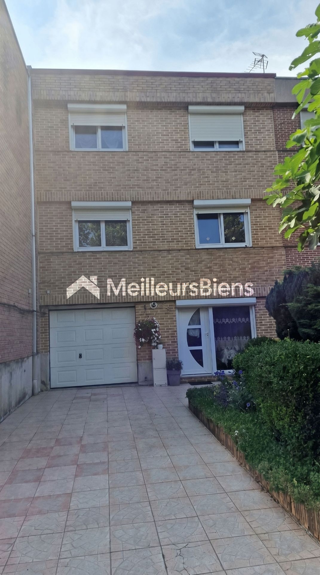 Maison 3 chambres avec garage, véranda et jardin à Lens