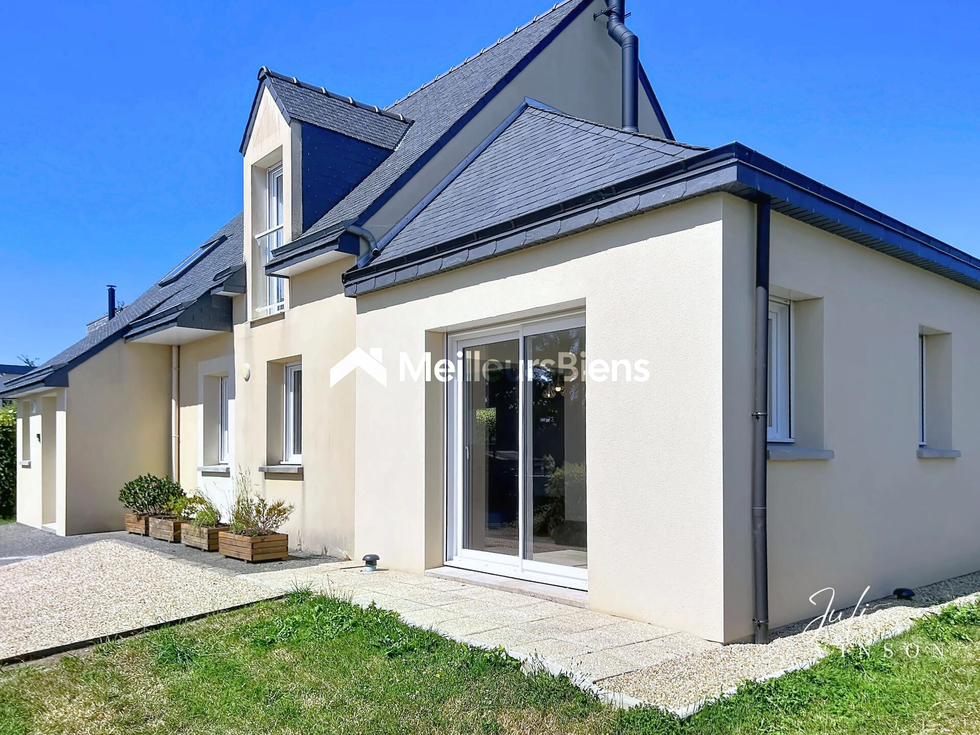 Maison de 122 m² en impasse, DPE B, proche commerces, vie de plain pied
