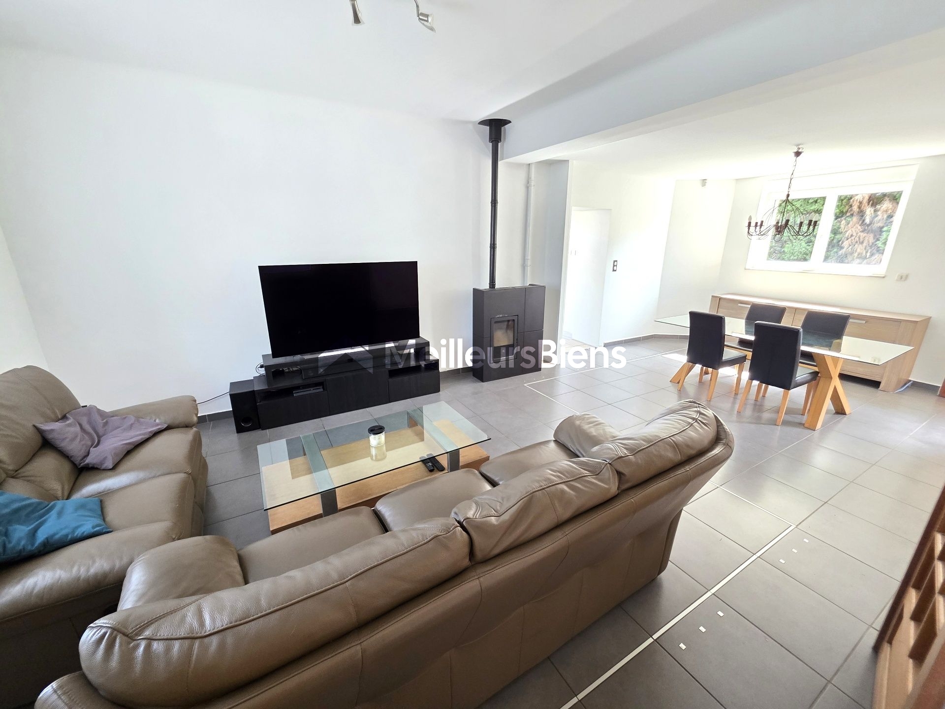 Maison individuelle de 161 m² à Maubeuge avec 4 chambres, garage et jardin 693 m²