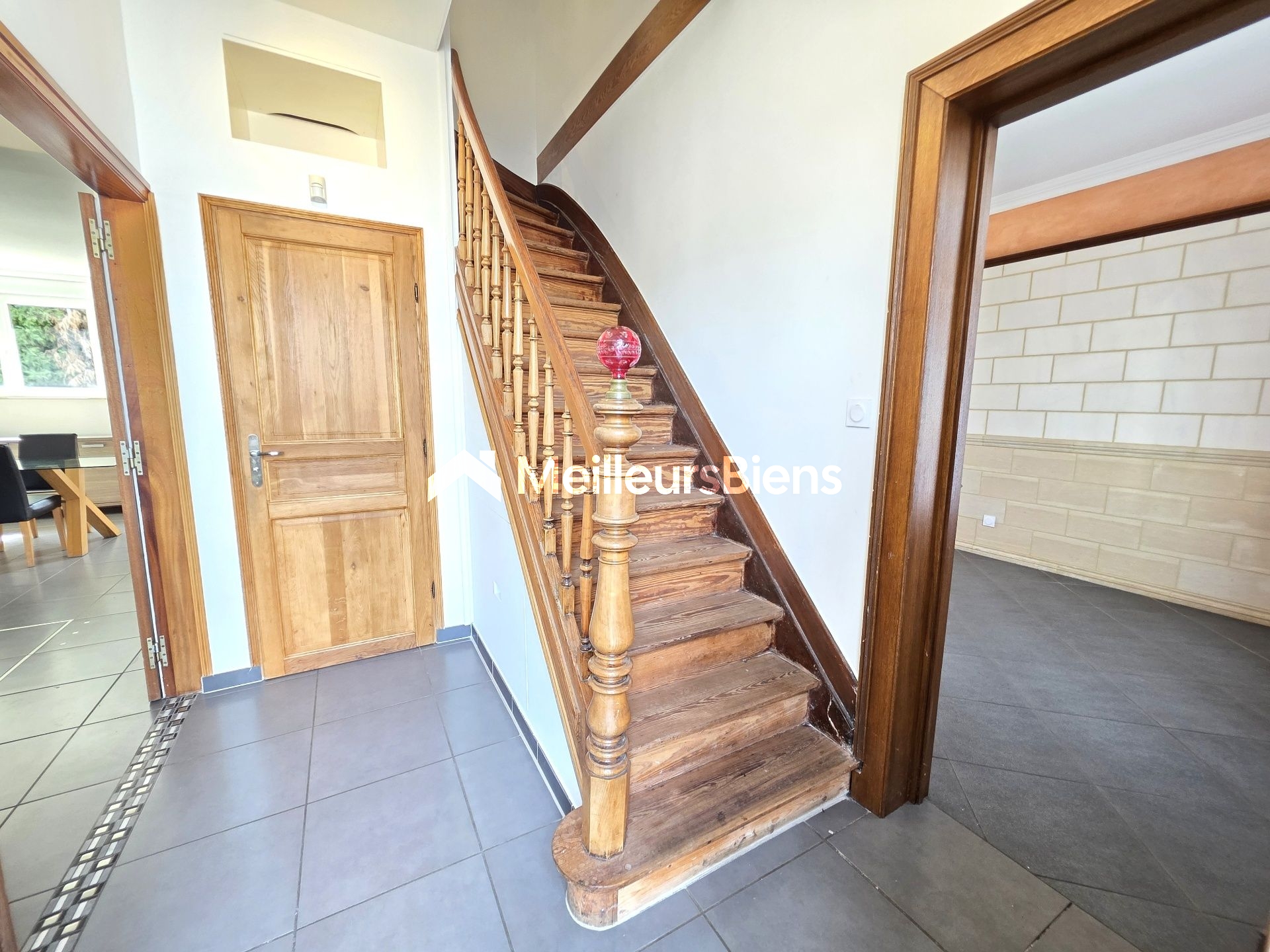 Maison individuelle de 161 m² à Maubeuge avec 4 chambres, garage et jardin 693 m²