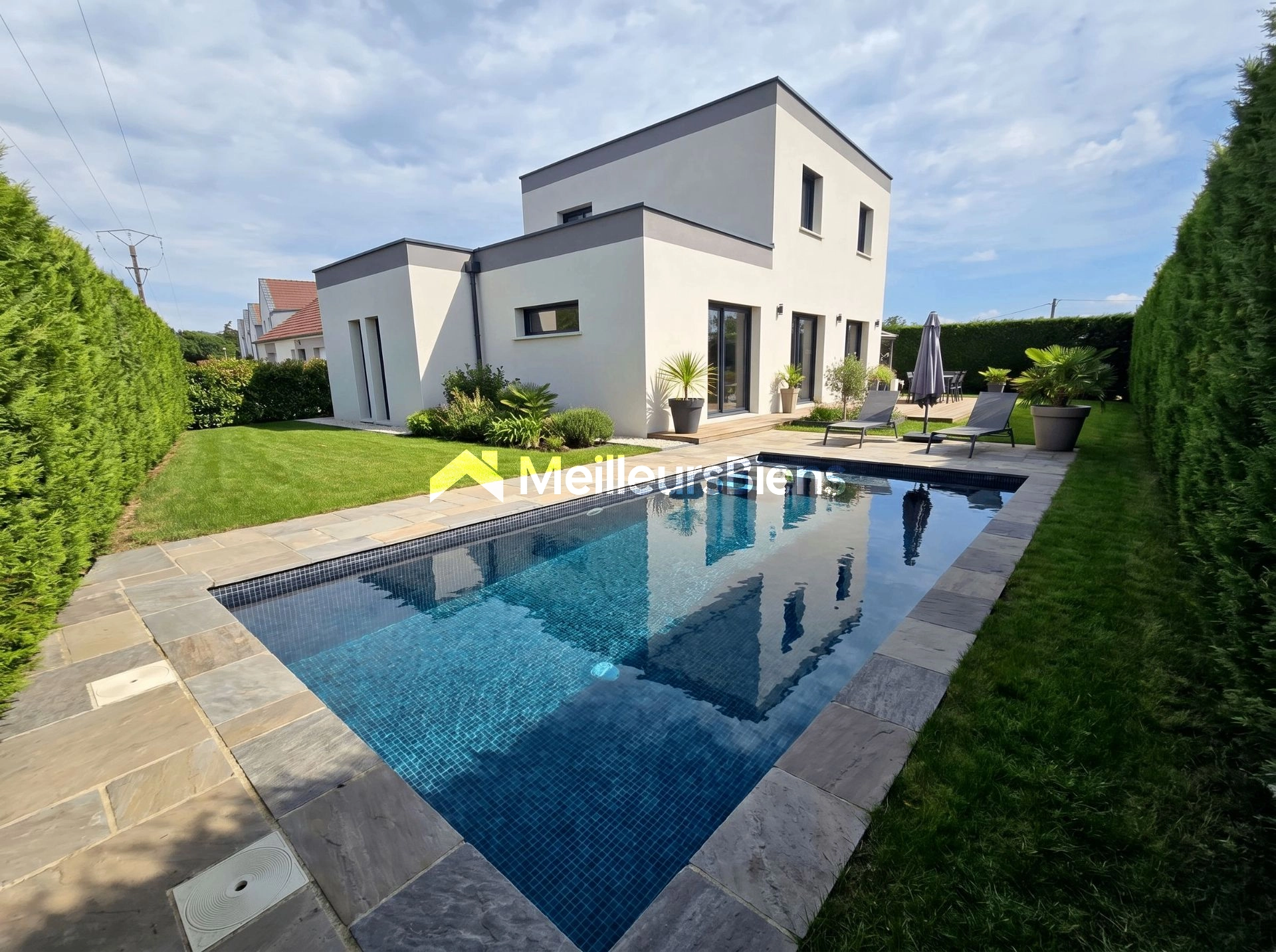 Maison 6 pièces avec suite parentale et garage à Collonges-et-Premières