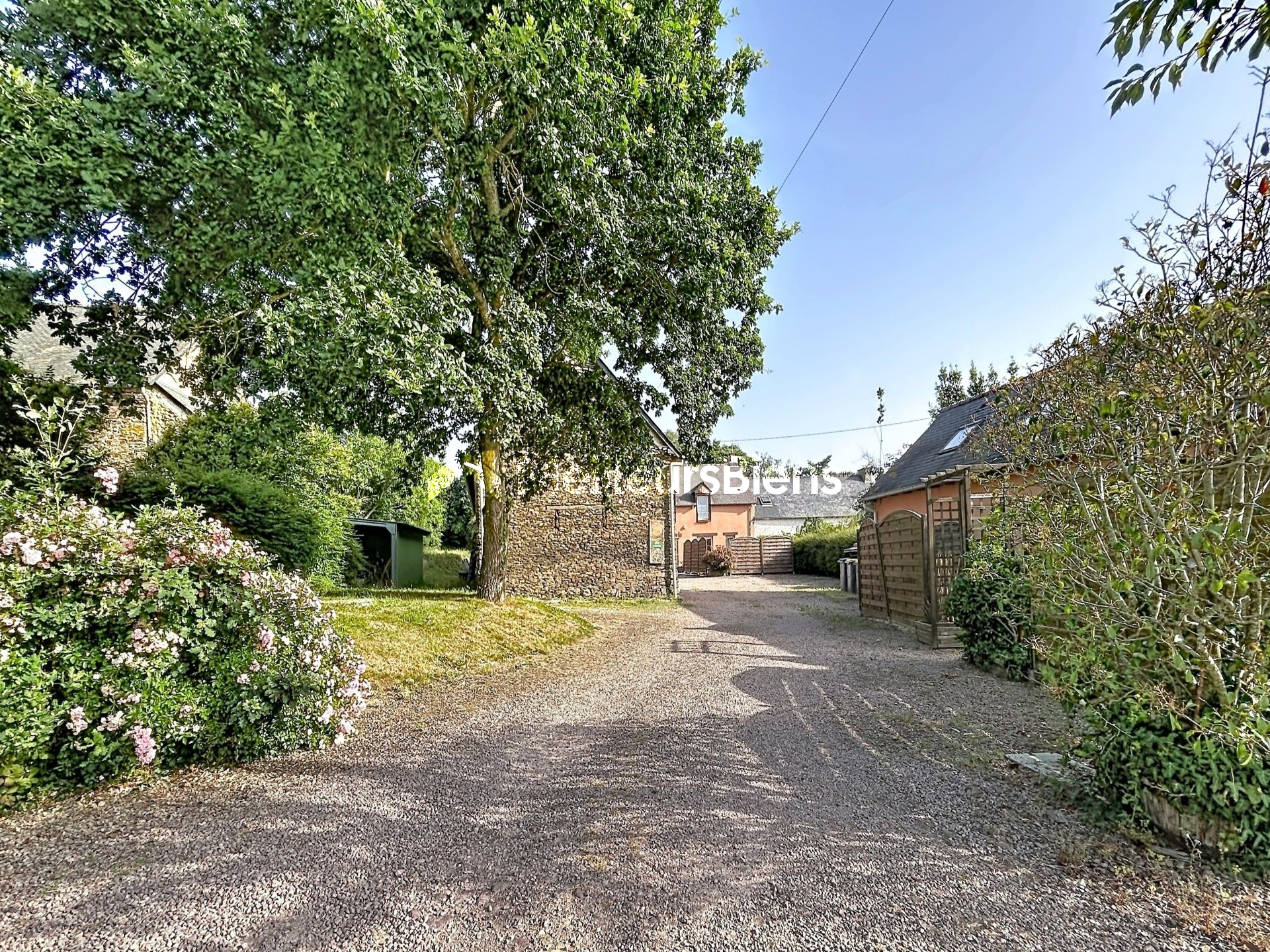 Ensemble immobilier composé de trois maisons indépendantes – Secteur Brocéliande