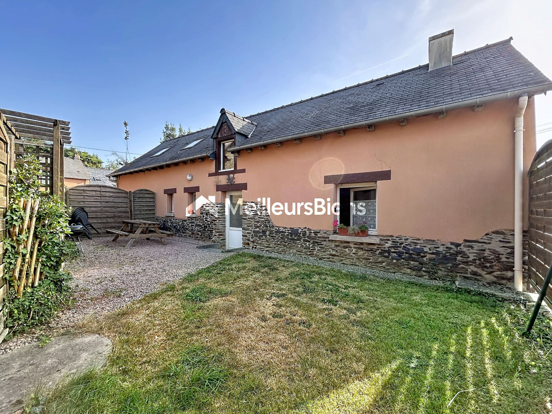 Ensemble immobilier composé de trois maisons indépendantes – Secteur Brocéliande