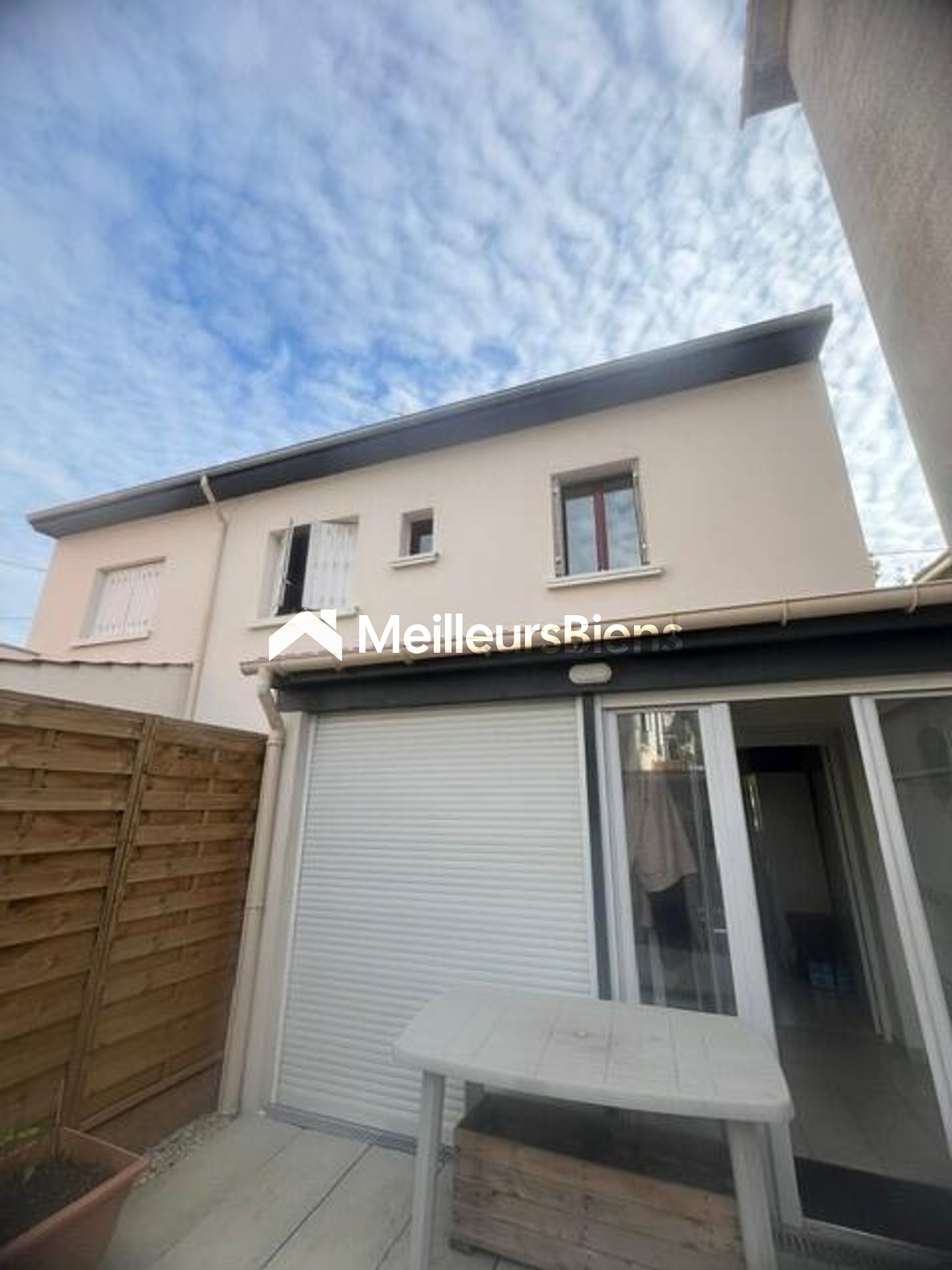 Immeuble de 116,83 m² à Gagny avec 4 appartements et jardin