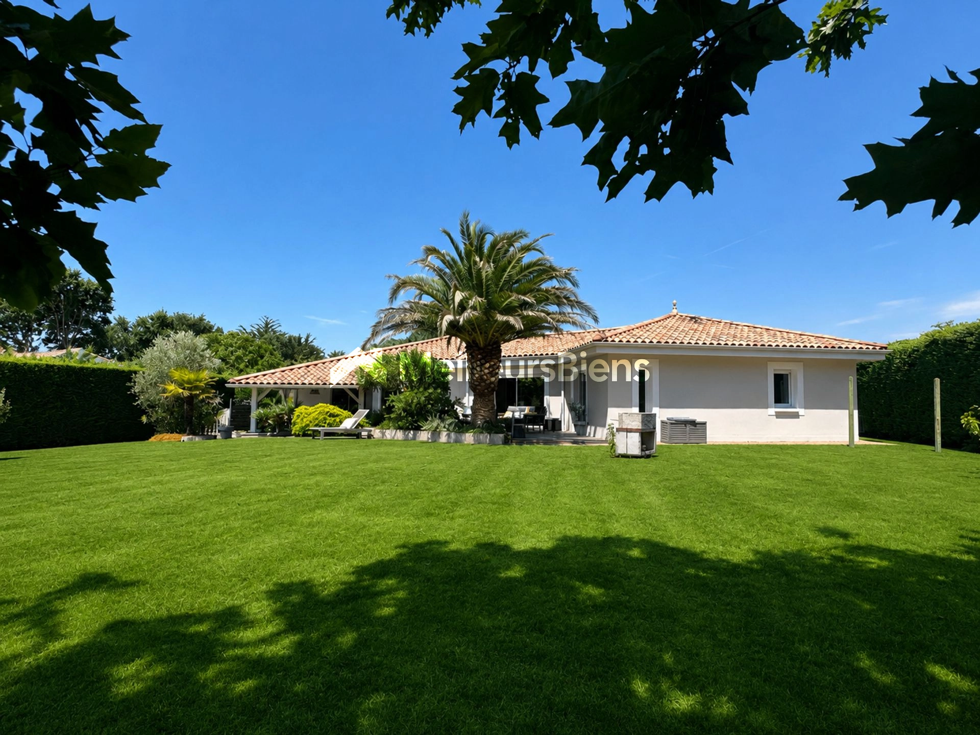 Magnifique villa atypique et unique de 140 m2 hab, 4 chambres, dépendances aux sables d'olonne sur 1950 m 2 de jardin