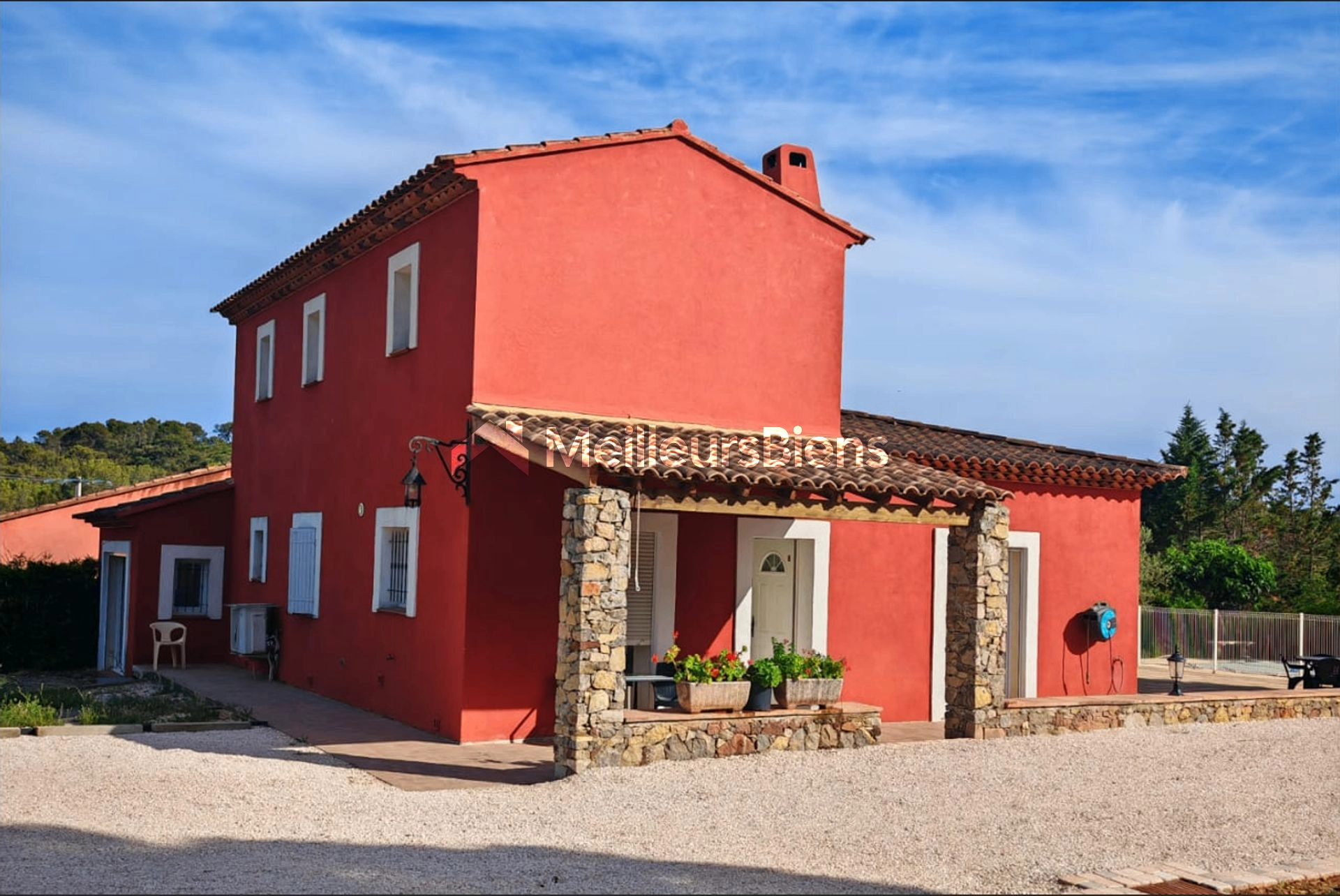 Villa provençale 6 pièces à Cuers 150 m², terrain 2 634 m² avec piscine