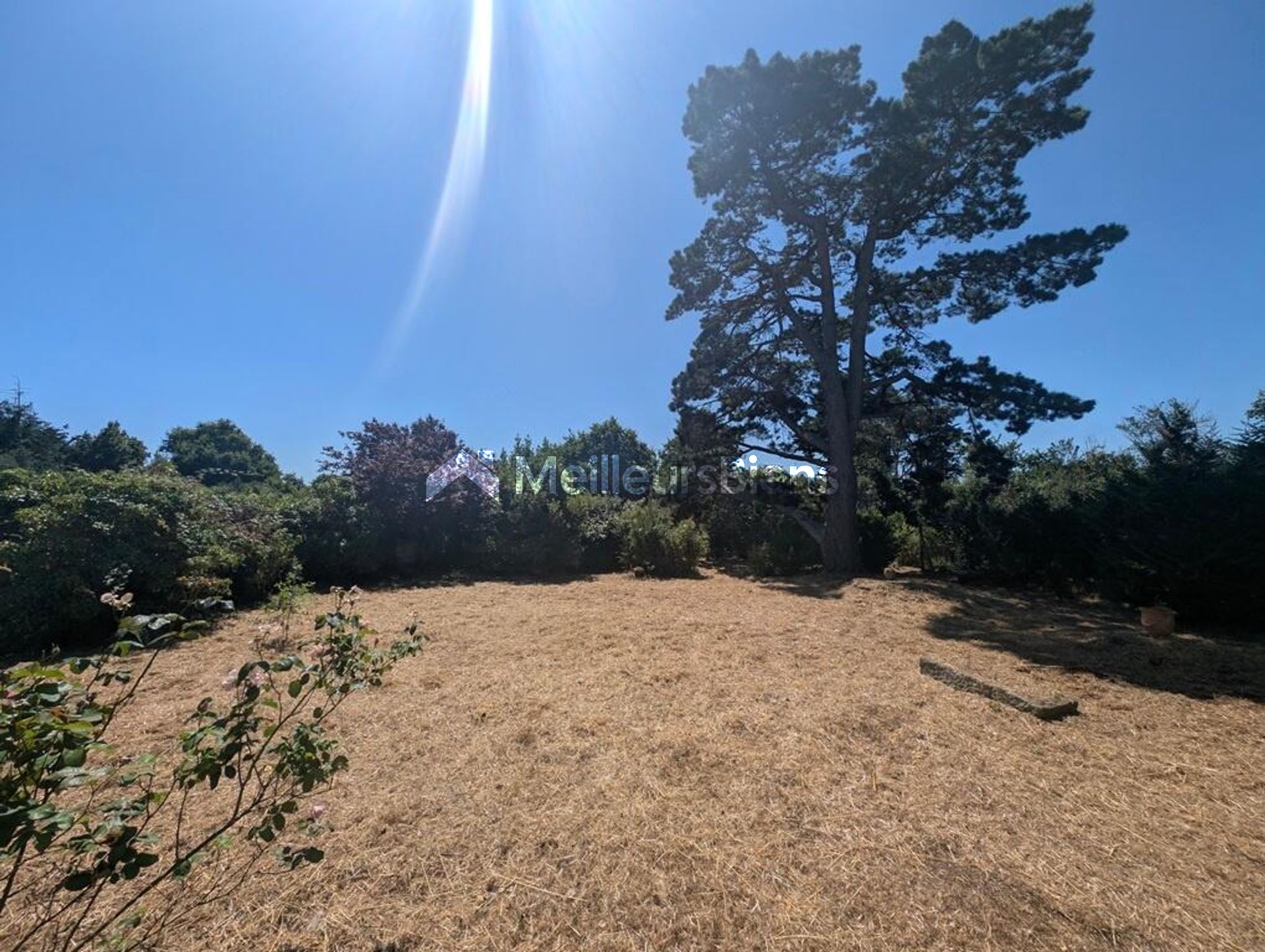 44410 ASSERAC - A pied de la plage- 2 chambres avec dépendance sur 883 m² de terrain