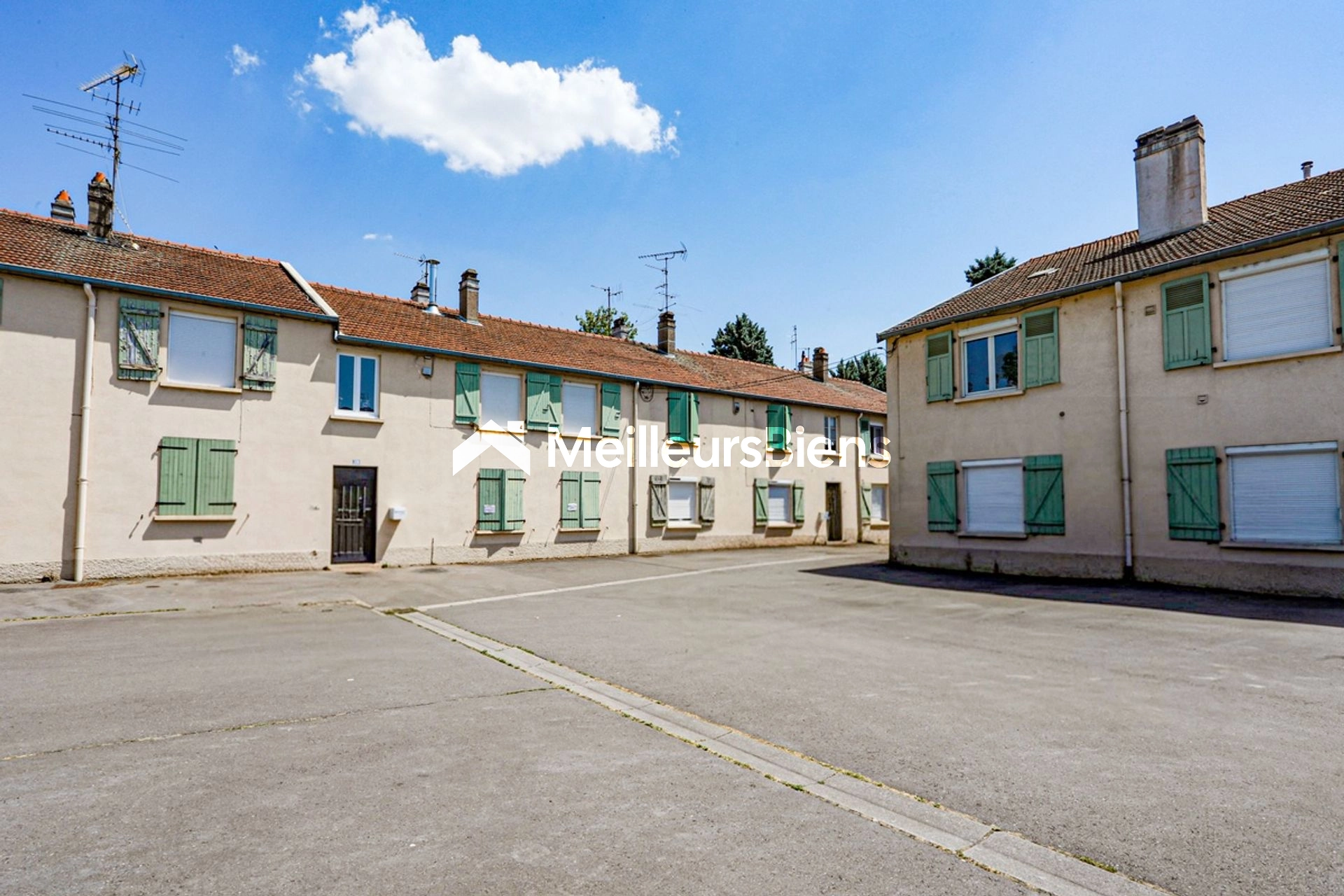 APPARTEMENT DE TYPE F3 AVEC JARDIN PRIVATIF ET GARAGE