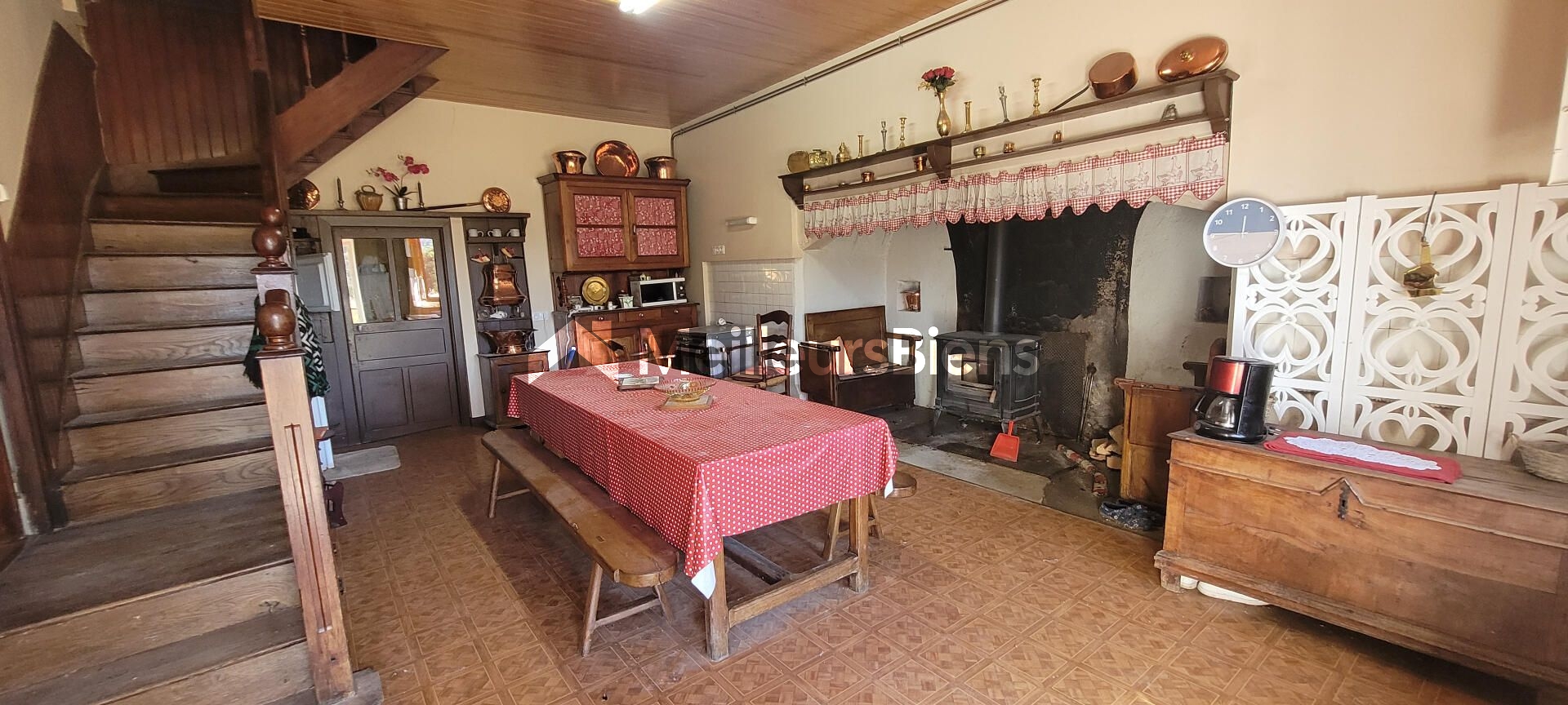Maison de campagne à rénover avec annexes et terrain