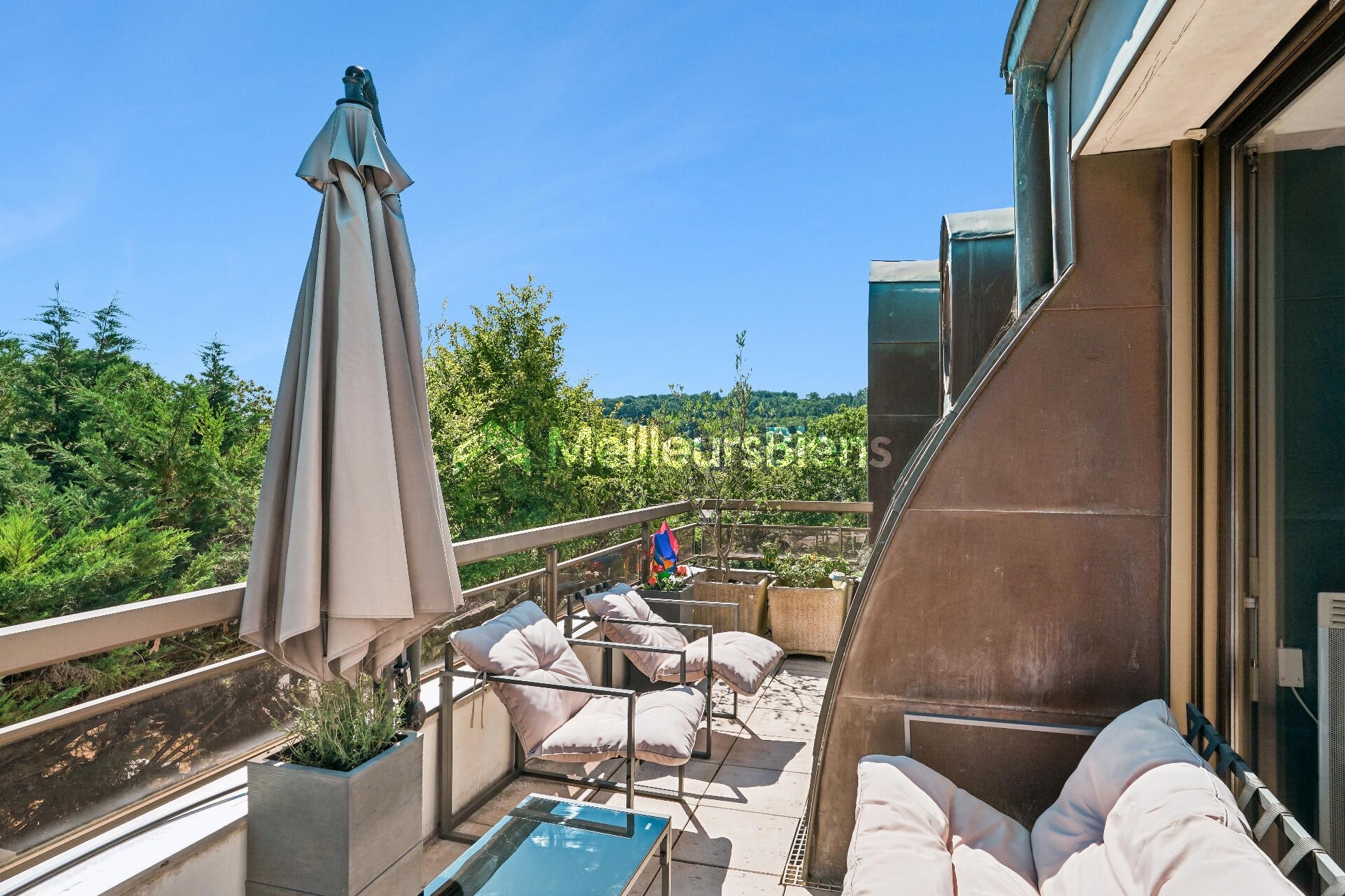 Beau duplex en dernier étage avec terrasse et 3 chambres