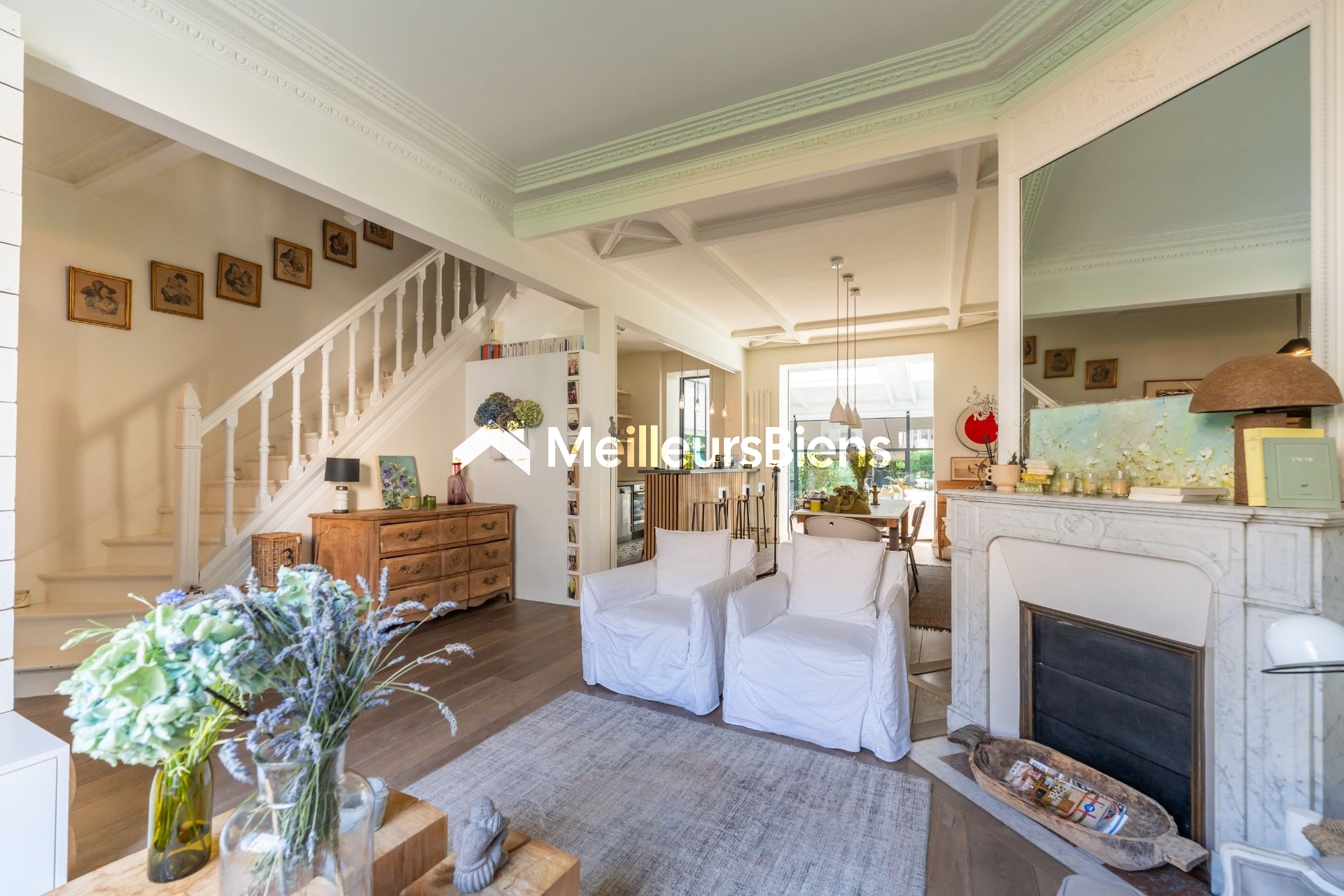 MAISON FAMILIALE DE CARACTERE AVEC JARDIN PROCHE DU BOIS DE VINCENNE