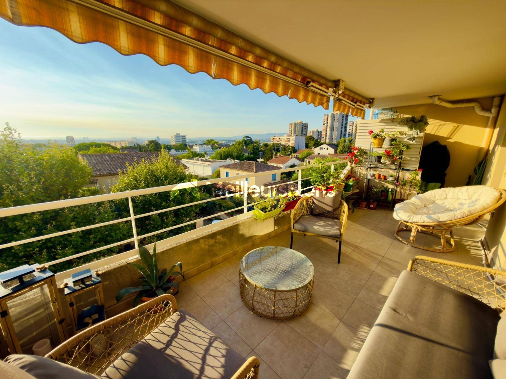 Marseille 13009 T3 de 75 m² au 3e étage avec garage fermé