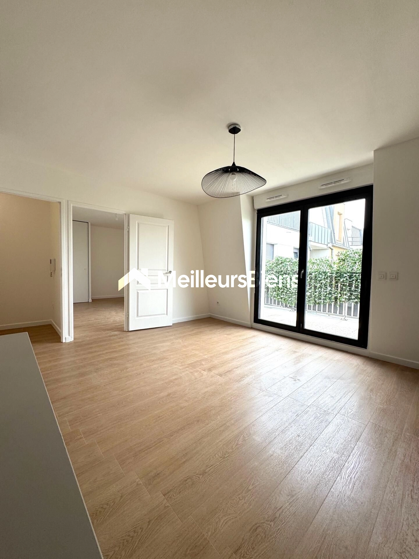Le Raincy 2 pièces de 44,32 m² avec loggia et stationnement