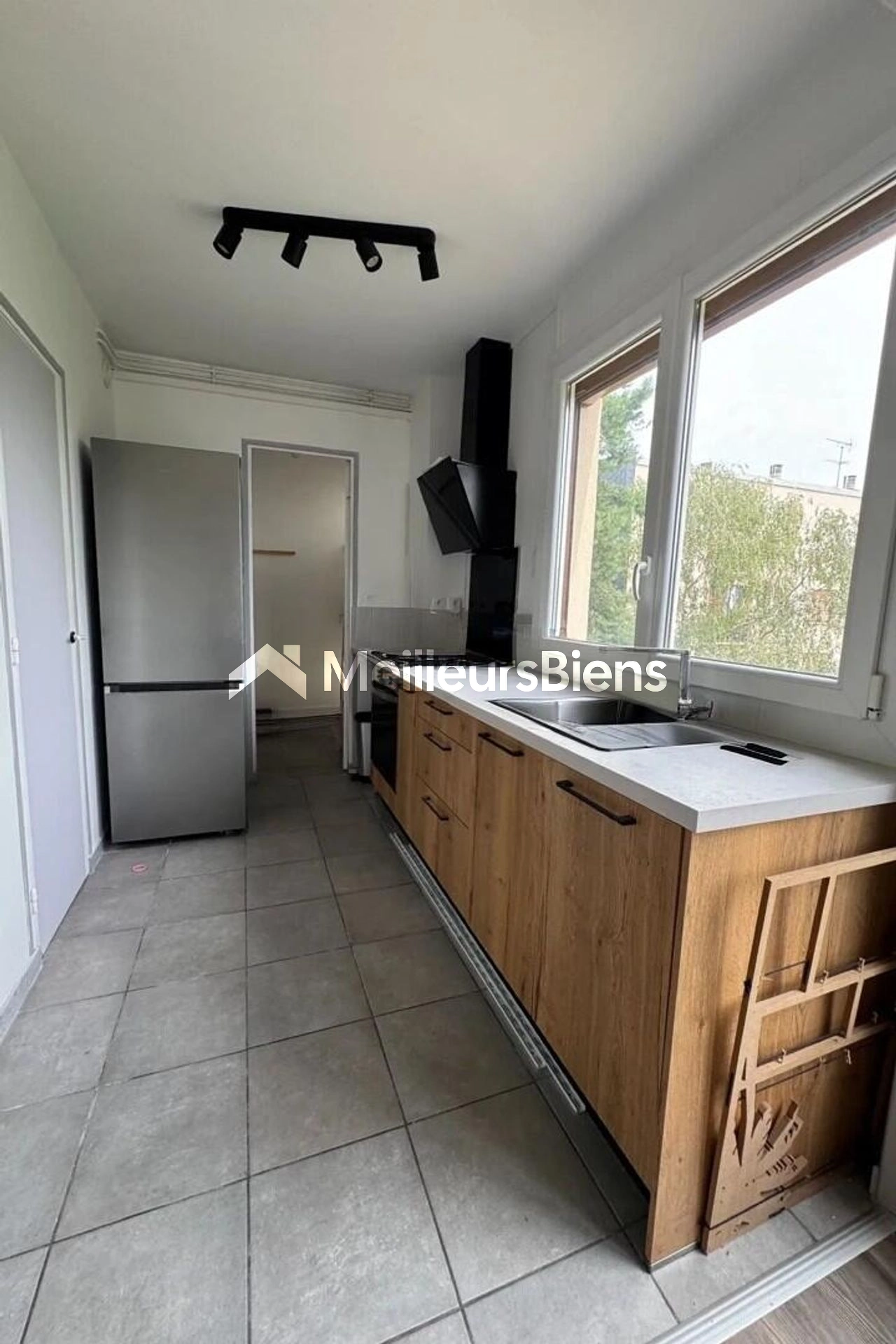 Appartement 3 pièces 55,54 m² au Raincy avec cave et pkg (libre)