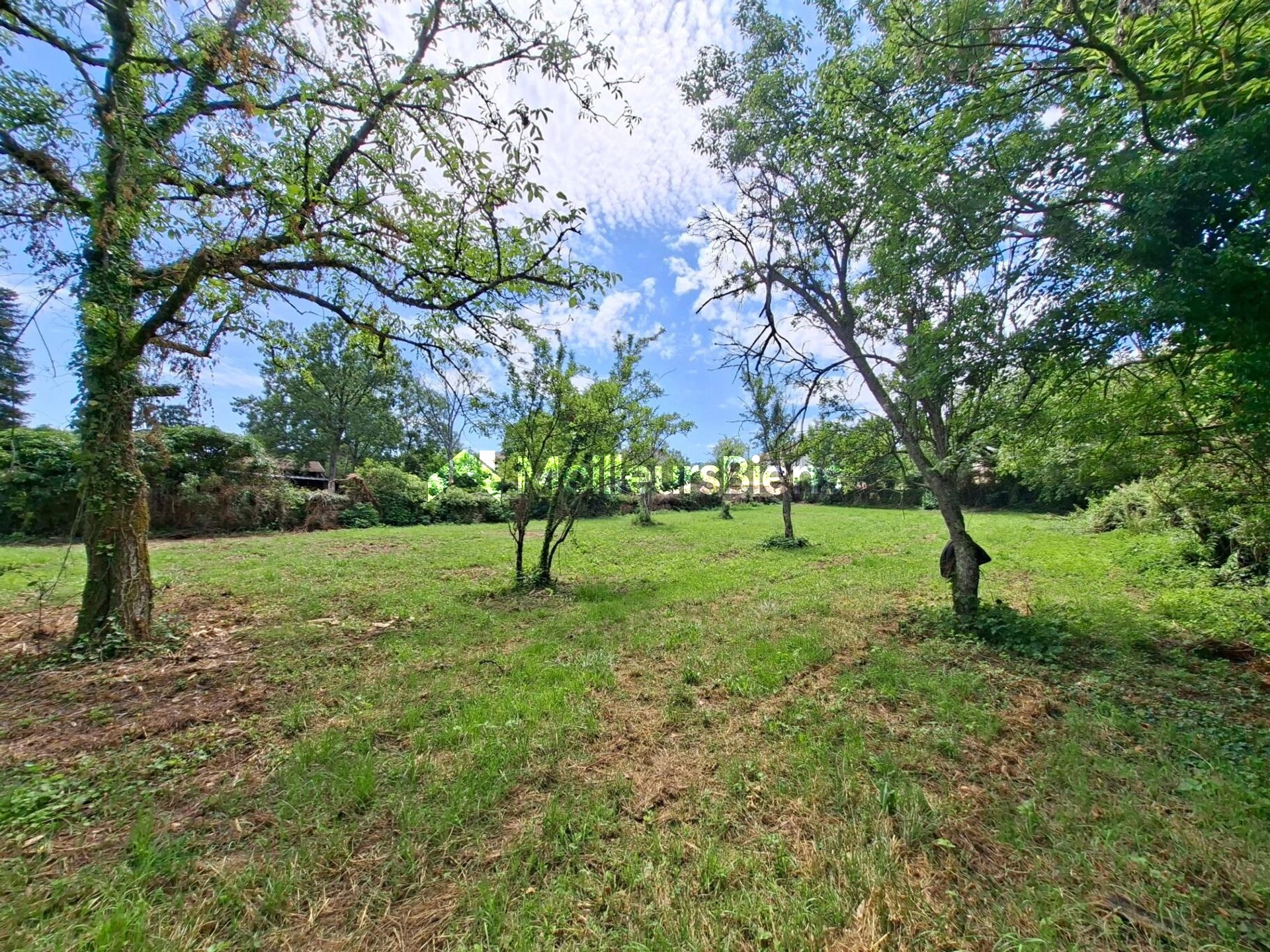 Très belle situation pour ce terrain constructible viabilisé de 700 m²