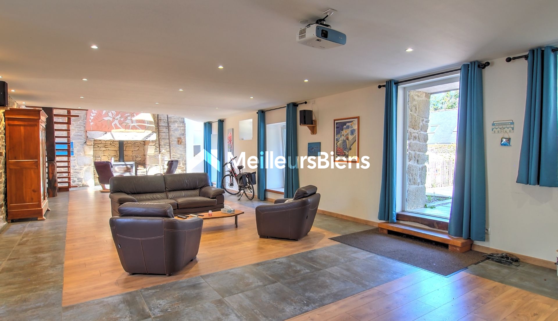 Longère à Arzano 287 m², deux maisons, 7 chambres, grand terrain