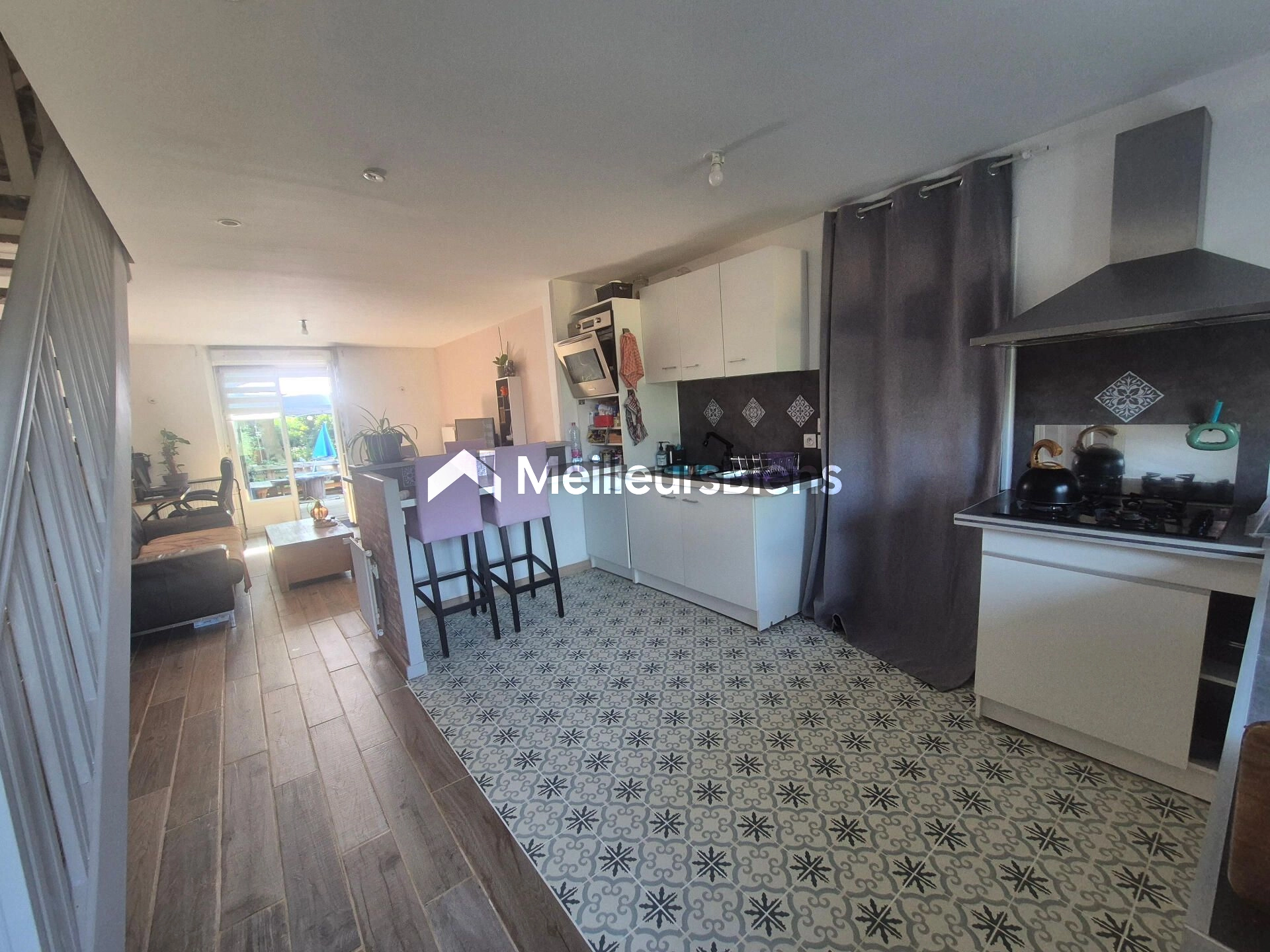 Maison mitoyenne de 80m², 4 pièces, 2 chambres sur un terrain de 354m².