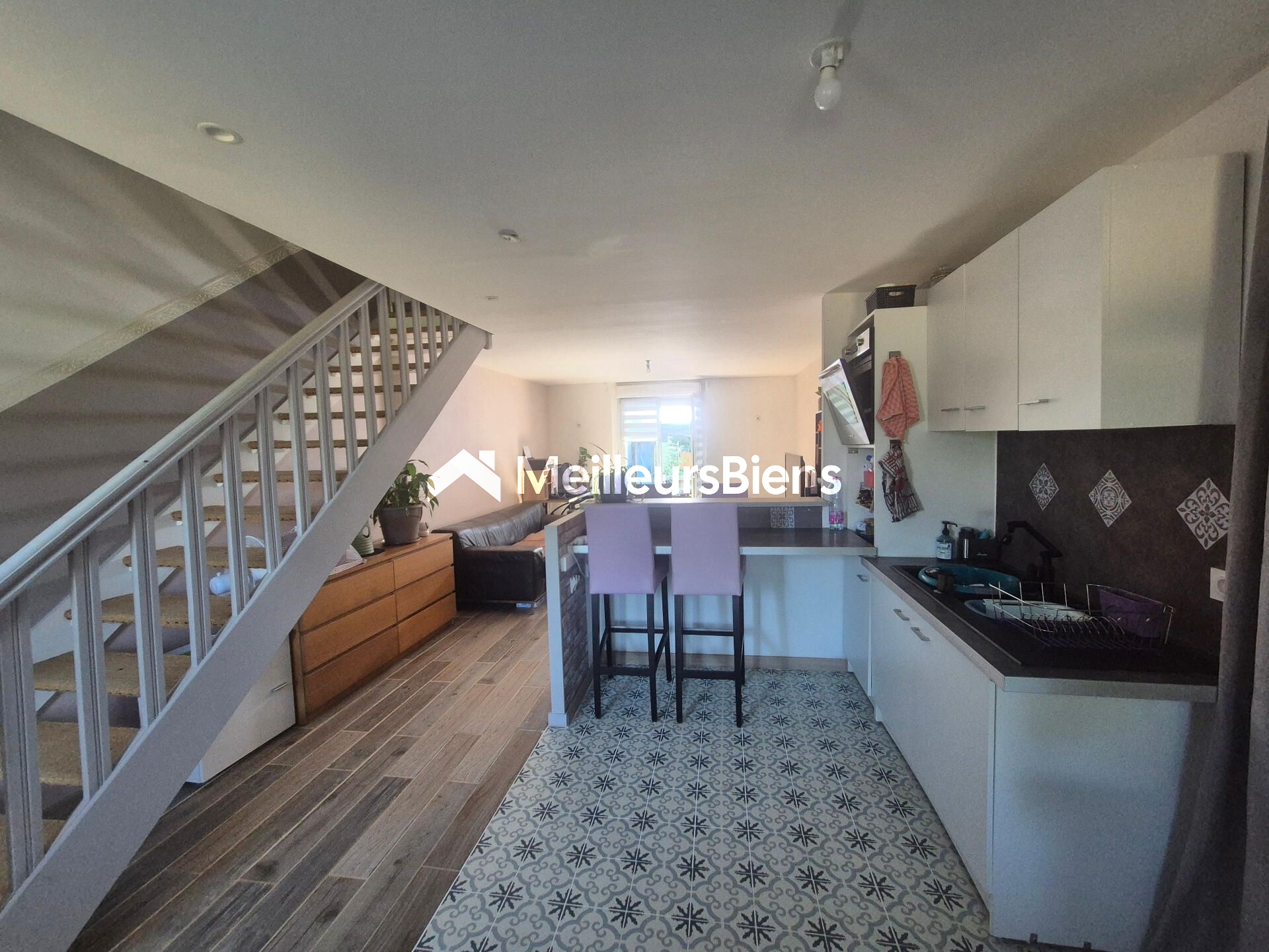 Maison mitoyenne de 80m², 4 pièces, 2 chambres sur un terrain de 354m².