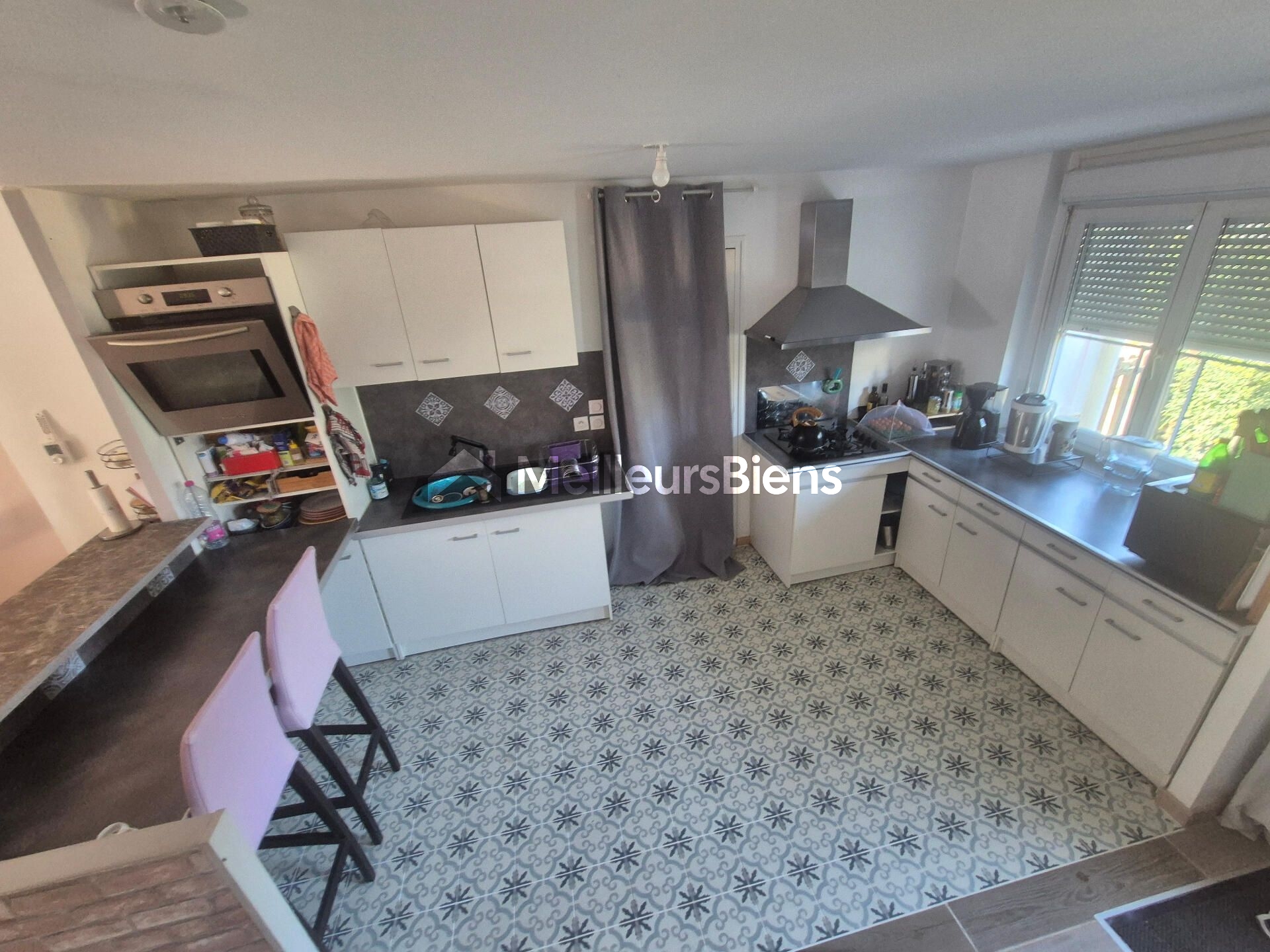 Maison mitoyenne de 80m², 4 pièces, 2 chambres sur un terrain de 354m².