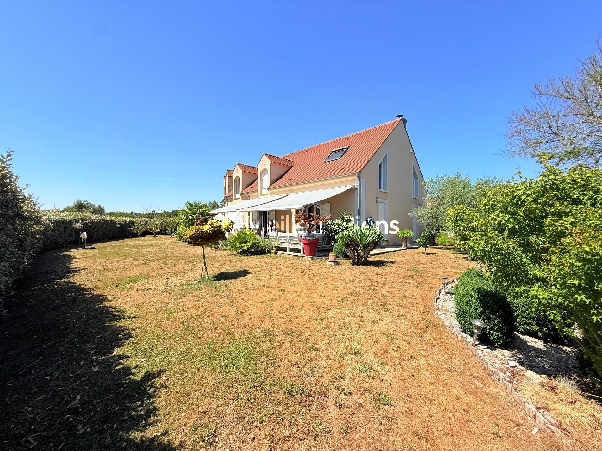 Maison 250 m² à Luzarches, 5 chambres et sous-sol aménagé