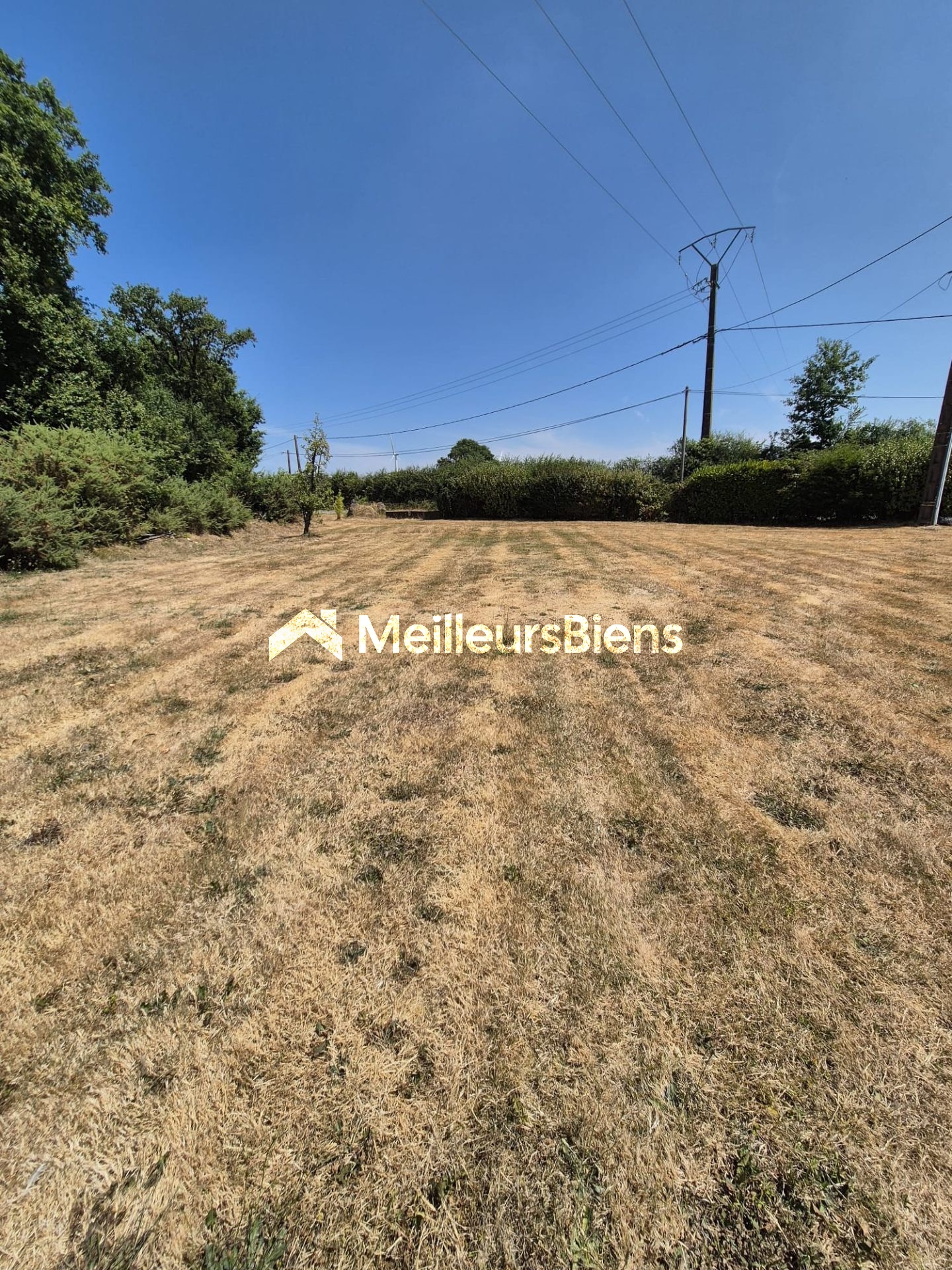 Terrain constructible d'environ 2000m²