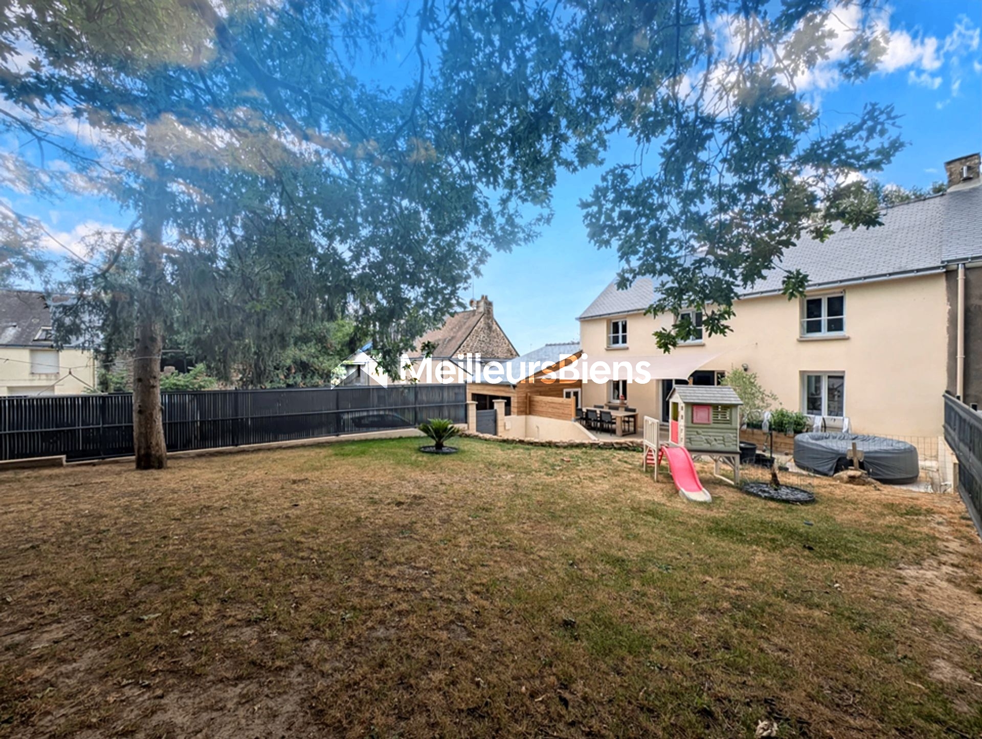 56130 - NIVILLAC -Maison en pierre rénovée – 3 chambres, garage, dépendance et jardin clos