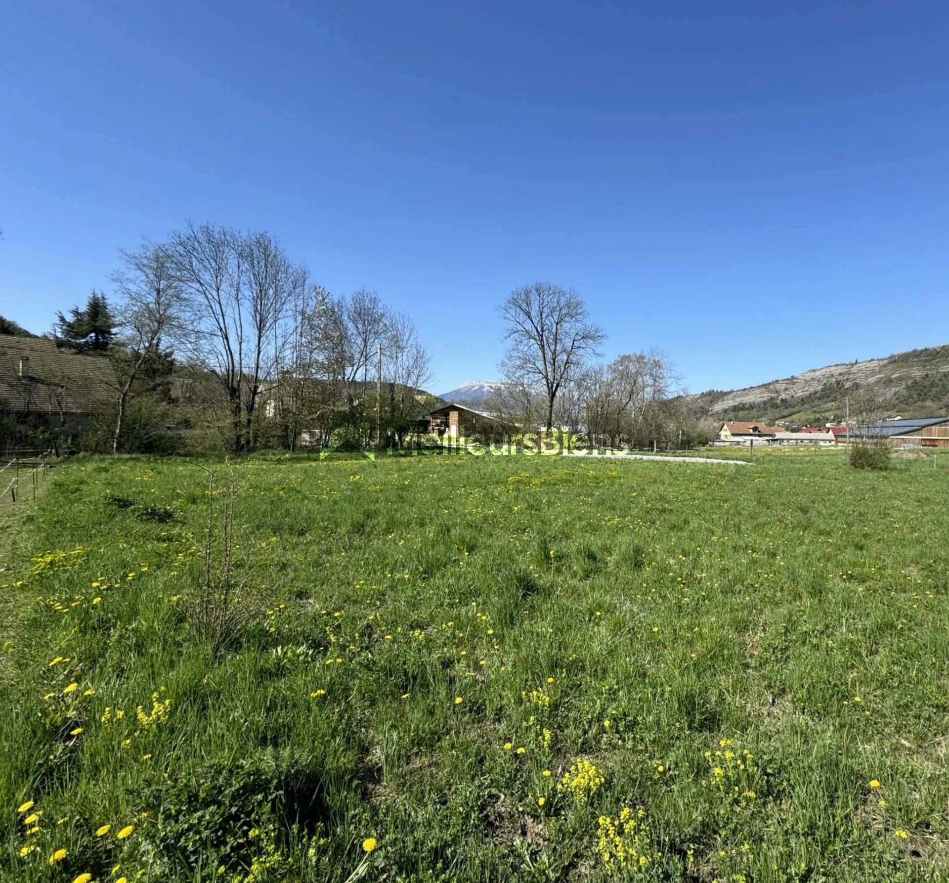 Magnifique terrain à gap, 666 m² viabilisé, pour 200 m2 constructible