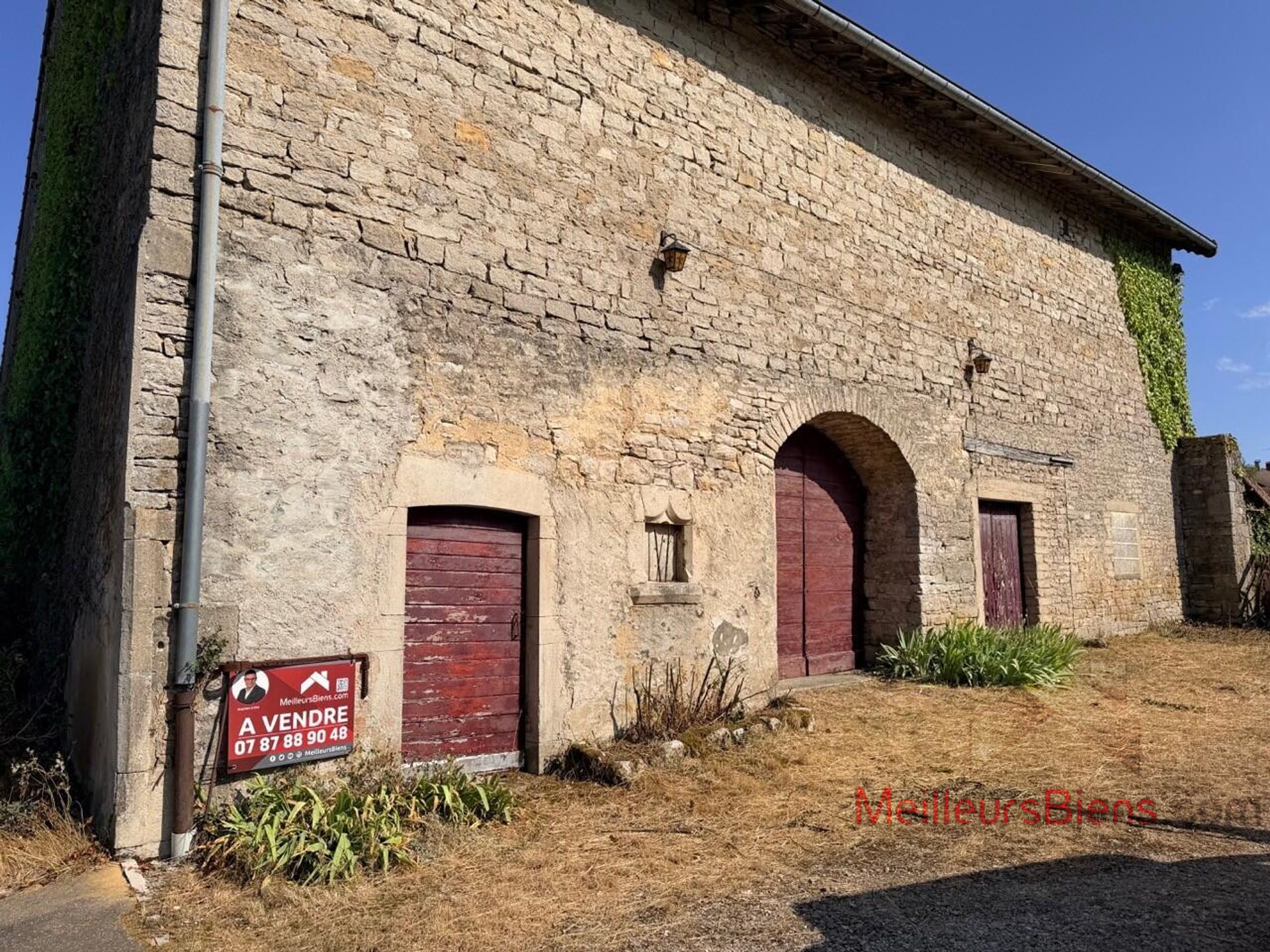 Ferme 122 m² à réhabiliter à Vevy avec terrain de 2 709 m² et dépendances