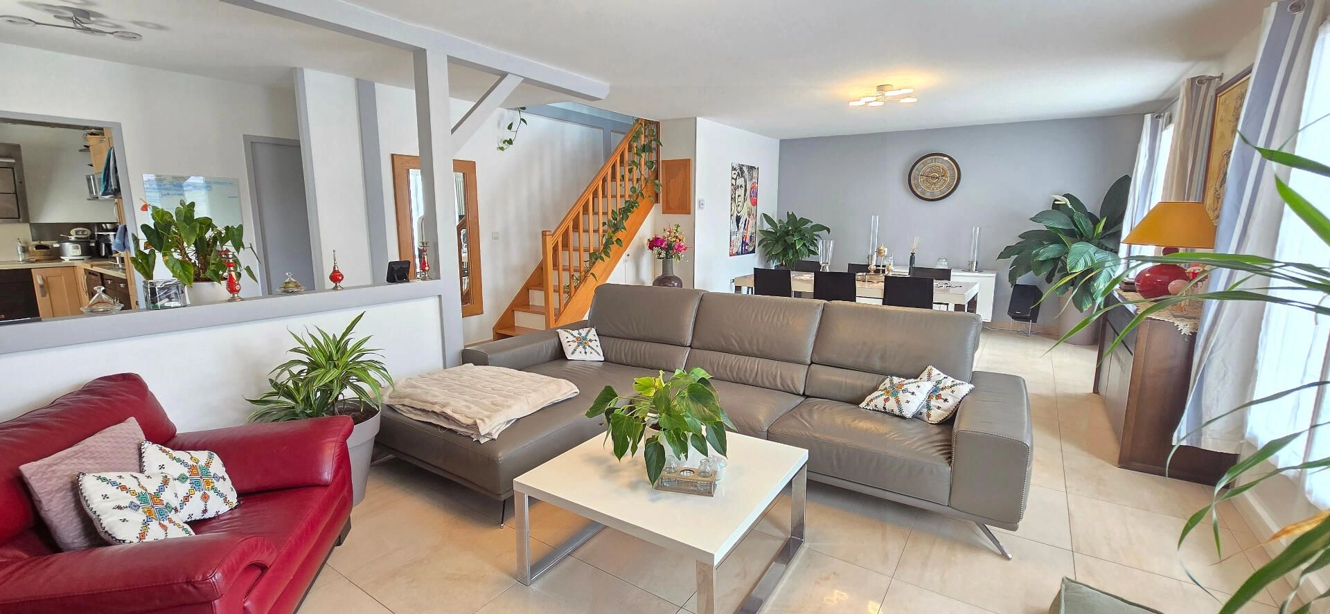 CHARTRES – PAVILLON FAMILIAL 7 PIÈCES – 4 CHAMBRES – GRAND SÉJOUR – JARDIN ET GARAGE